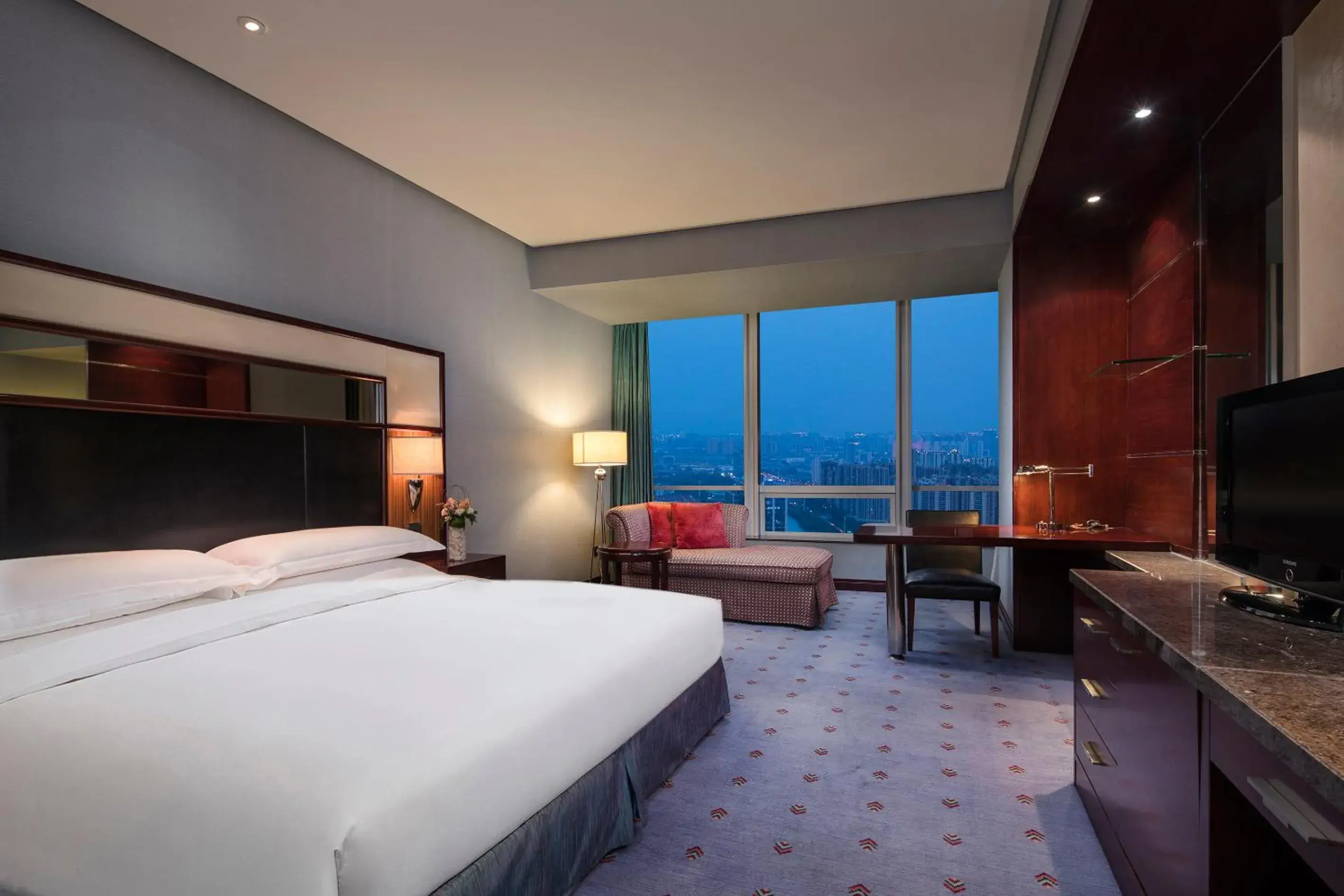 Standard King Room in Crowne Plaza Wuxi City Center Standard King Room in Crowne Plaza Wuxi City Center