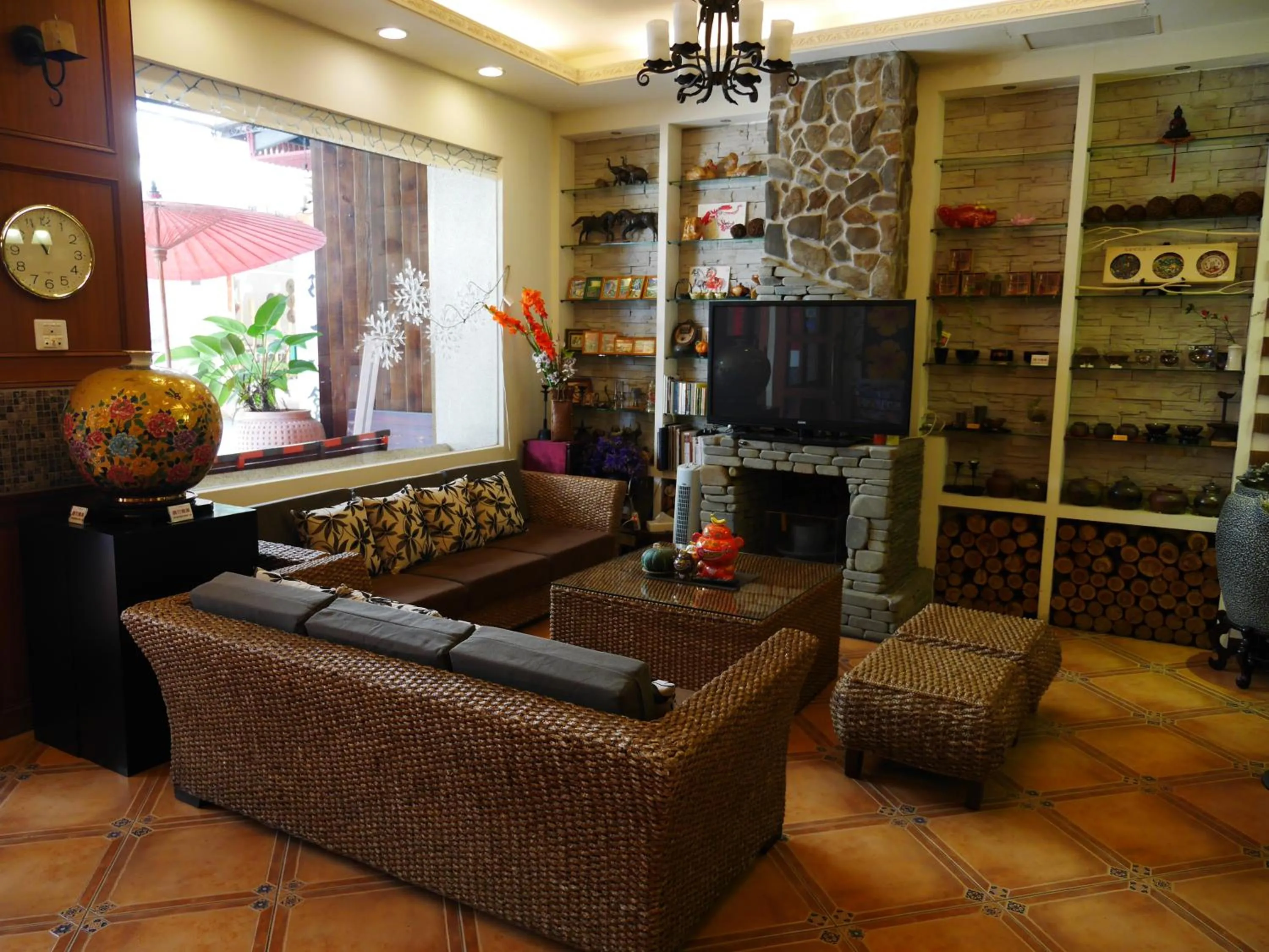 Communal lounge/ TV room in Cherng Yuan