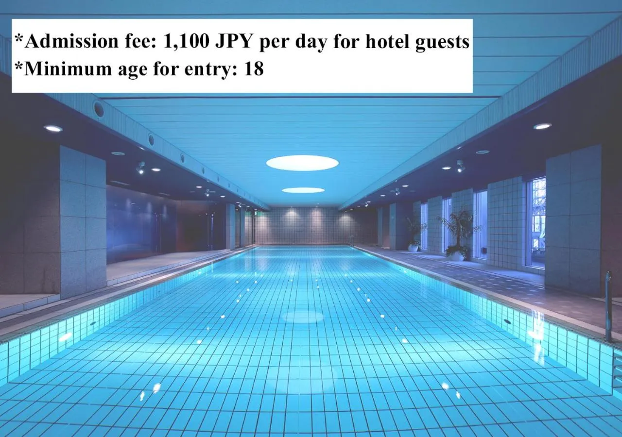 Swimming pool in Hotel Granvia Kyoto