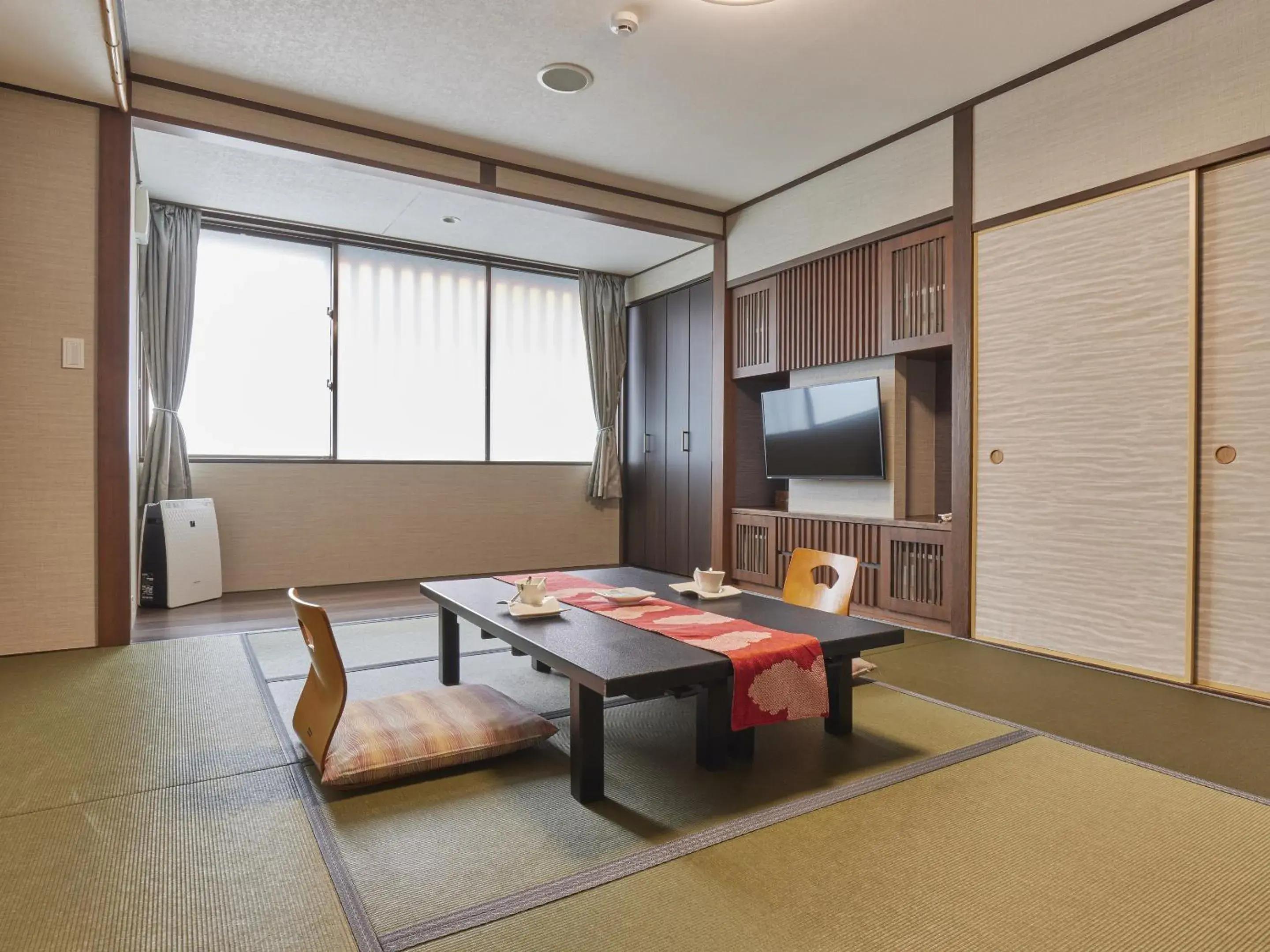 Quadruple Room with Shared Bathroom in Gion Shinmonso Quadruple Room with Shared Bathroom in Gion Shinmonso