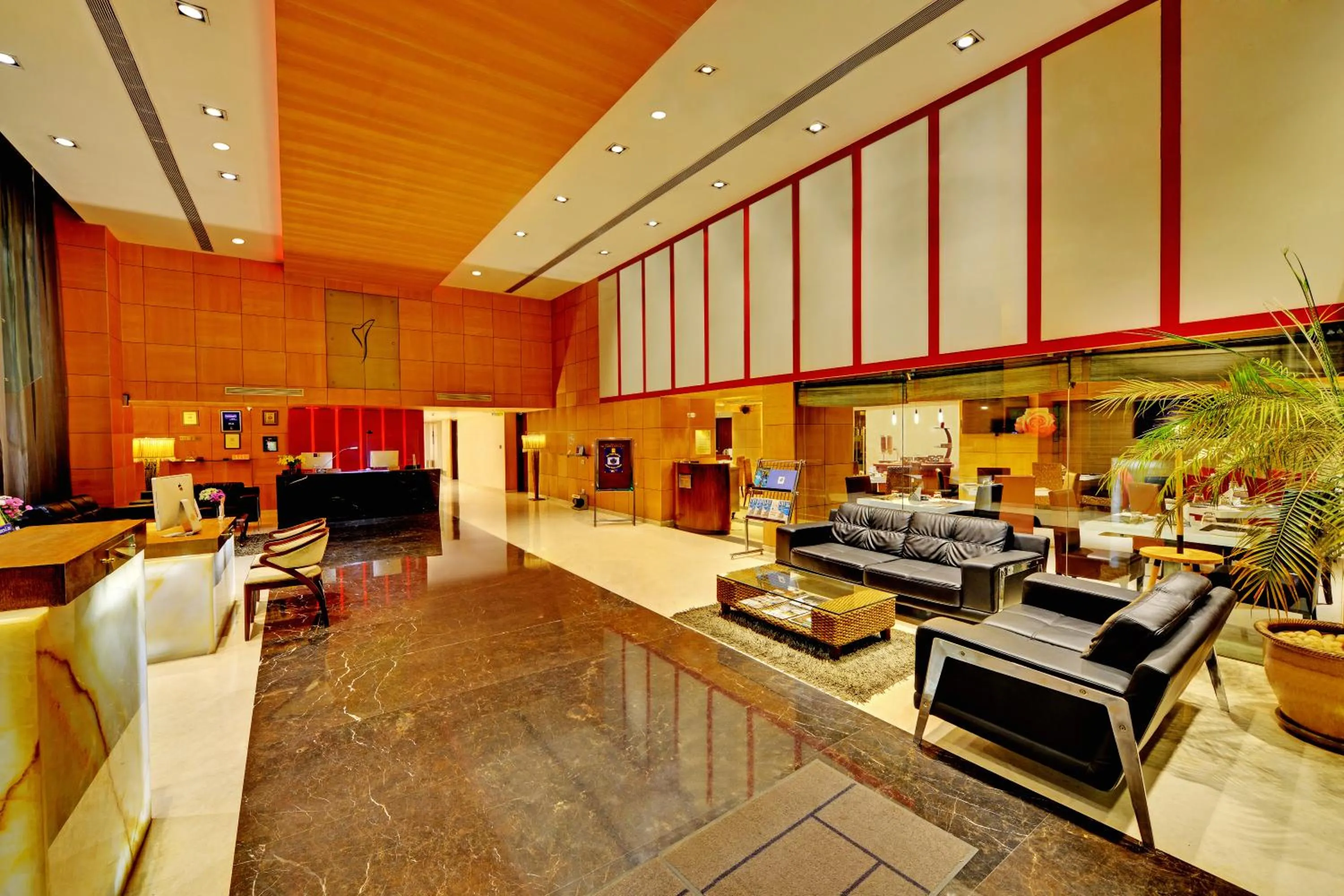 Lobby or reception in Iris The Business Hotel