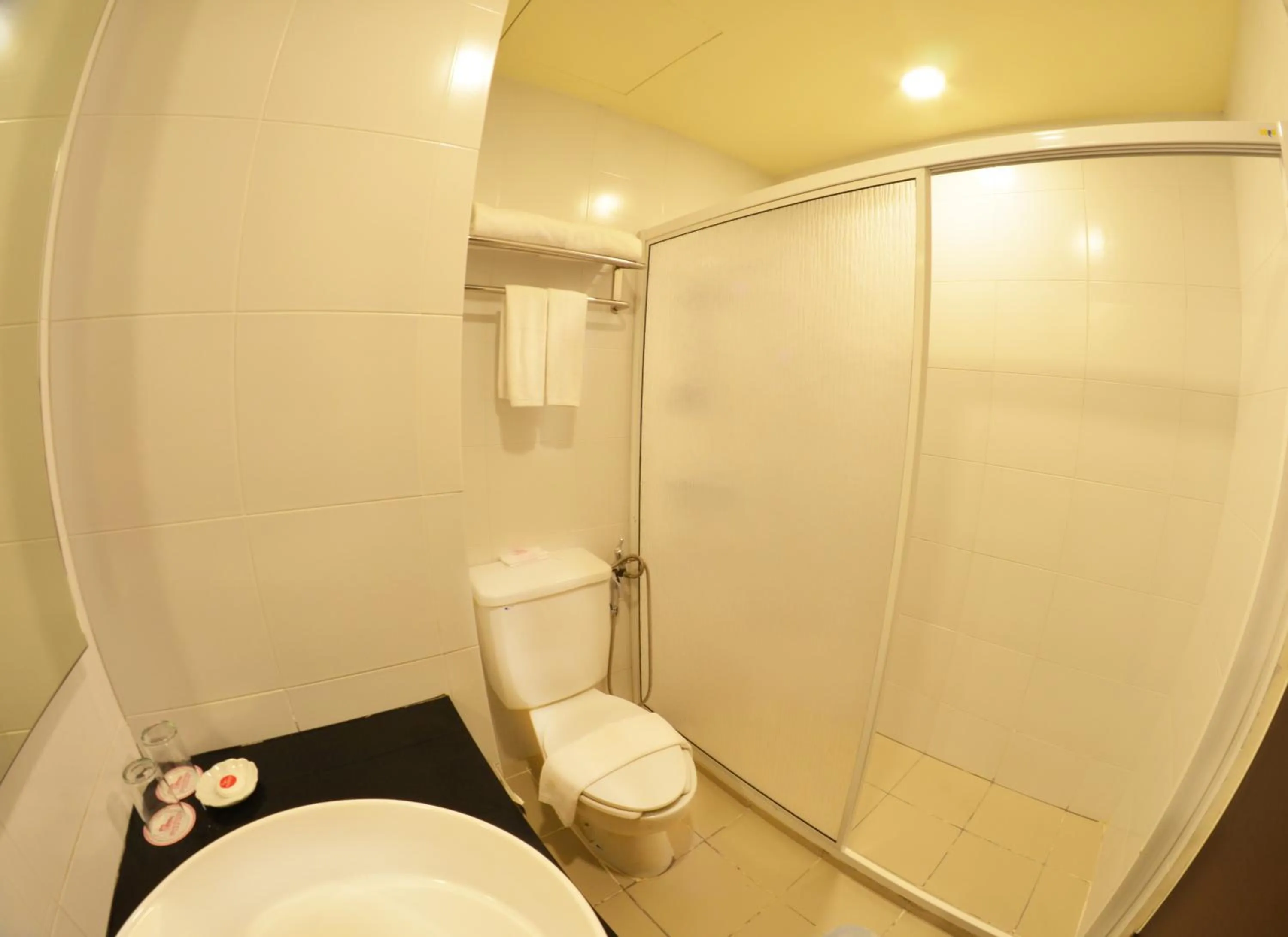 Toilet in Hotel Sentral Seaview @ ​Beachfront