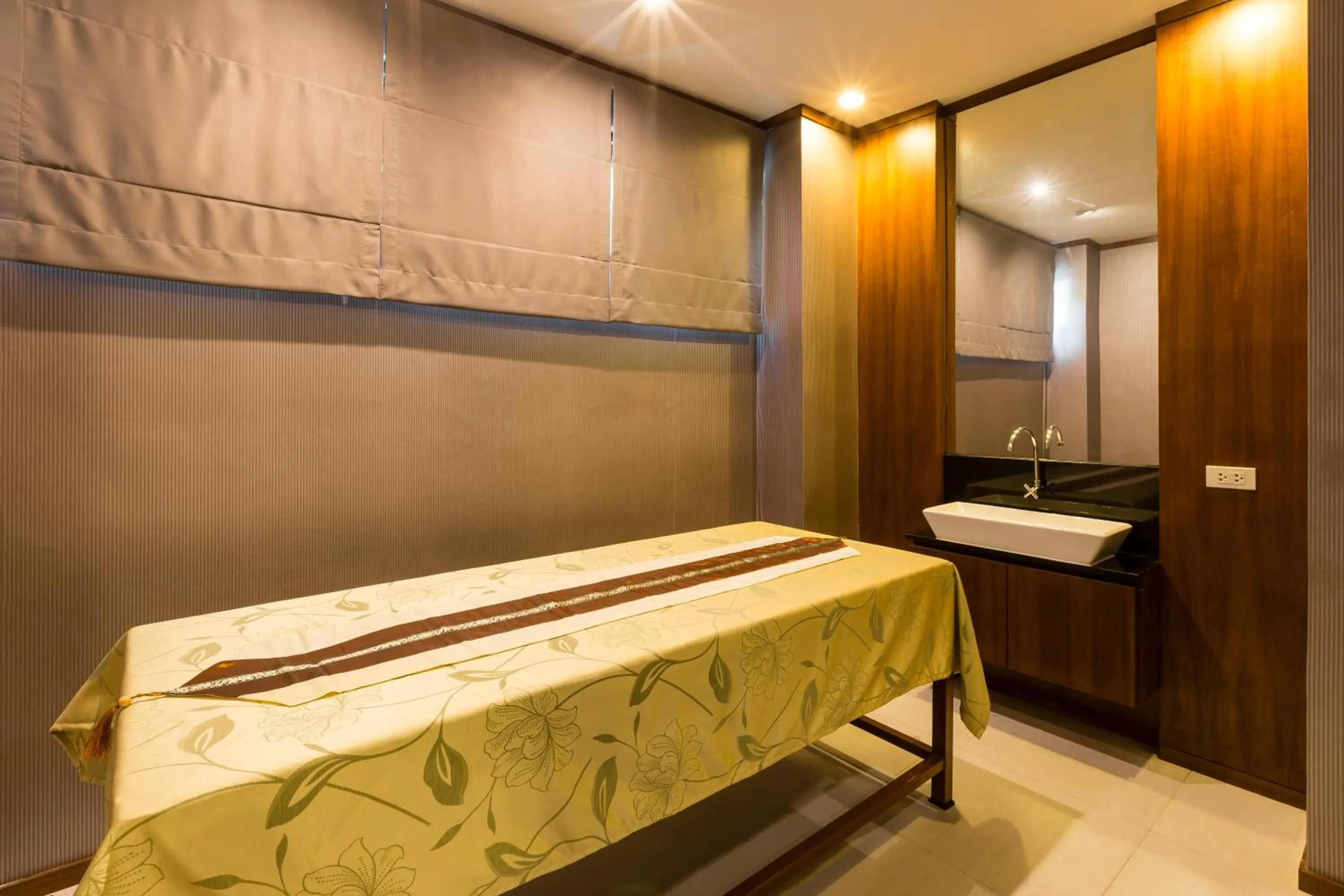 Spa and wellness centre/facilities, Bed in Asia Hotels Group (Poonpetch Chiangmai)