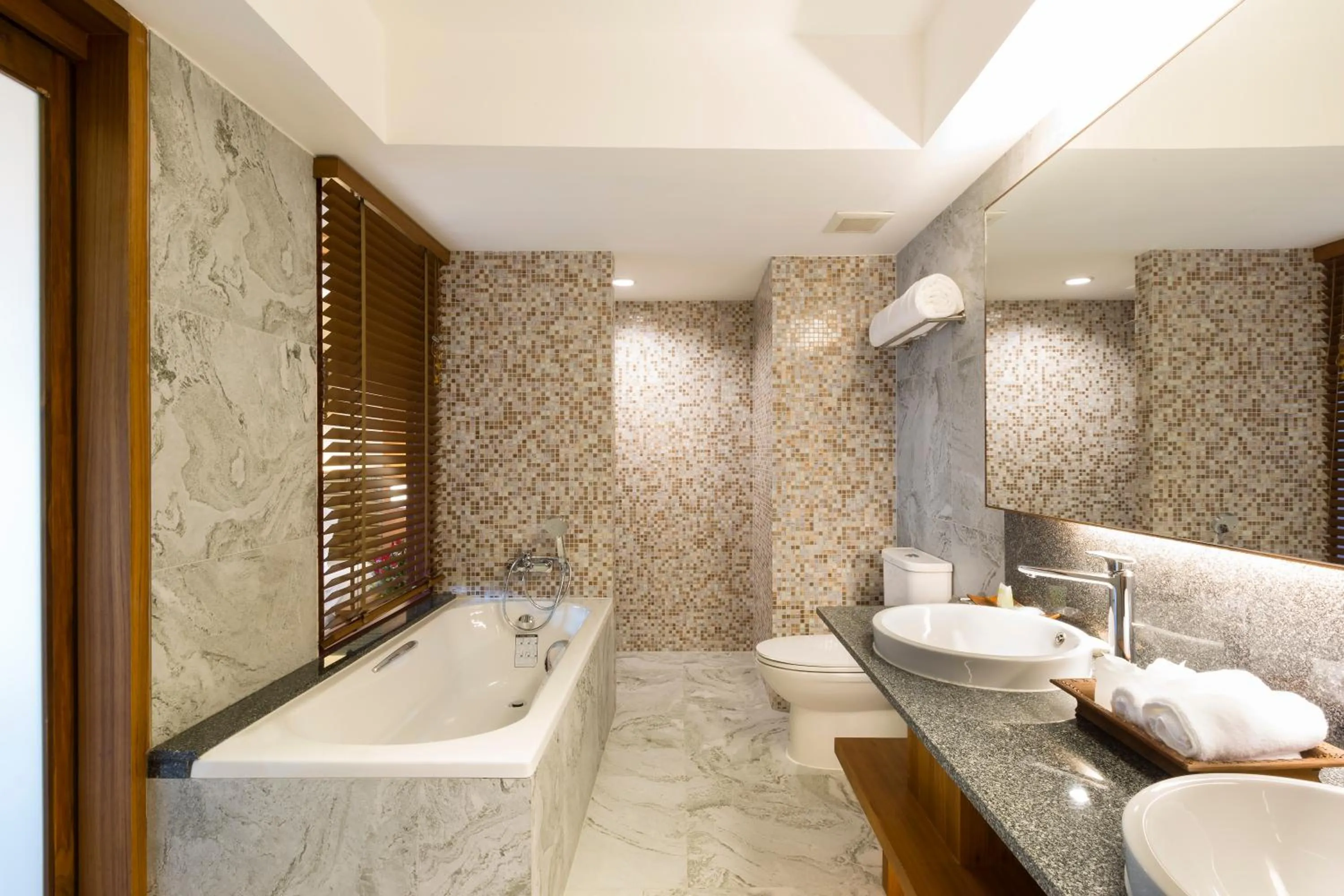 Bathroom in Asia Hotels Group (Poonpetch Chiangmai)