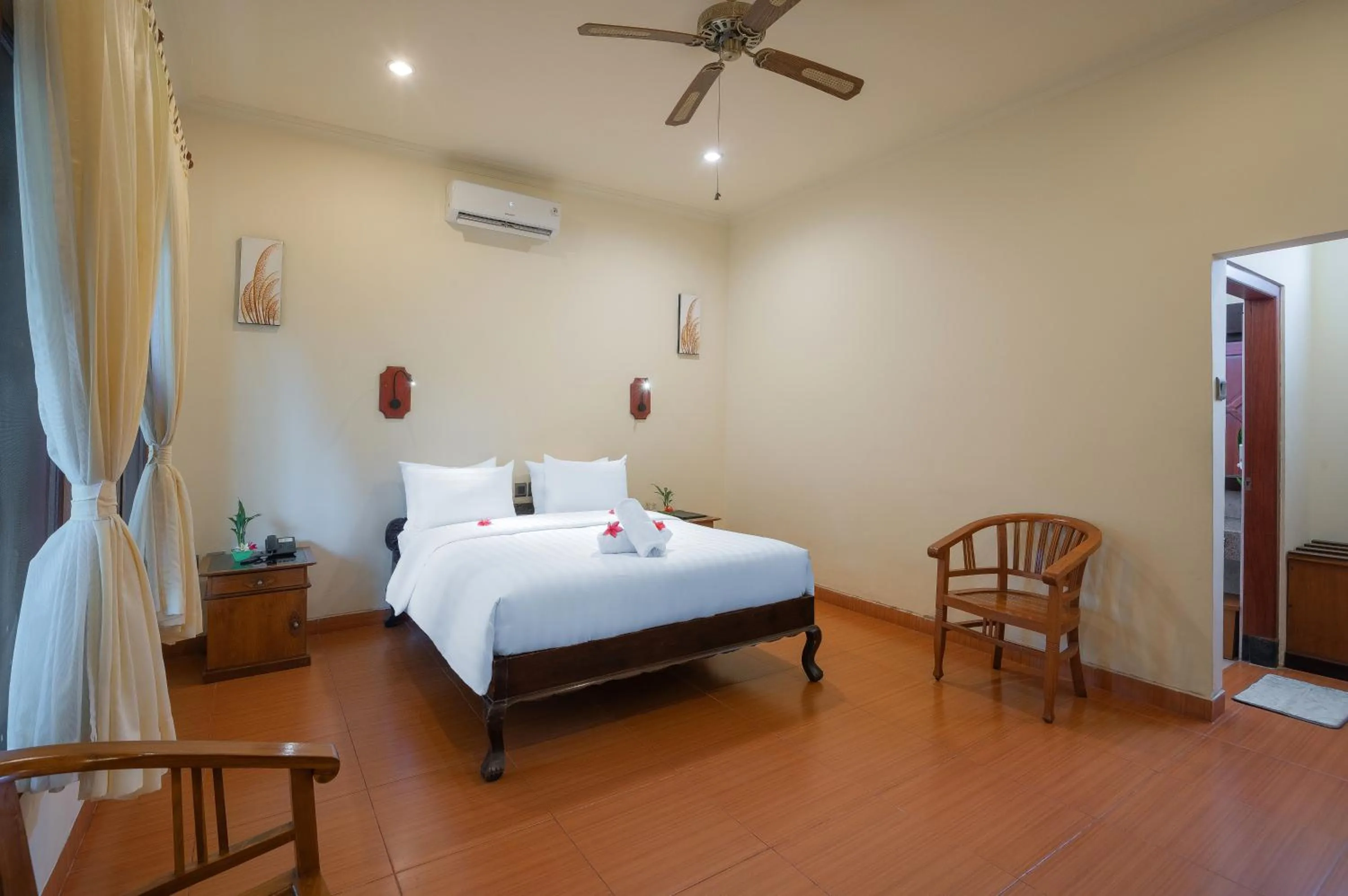 Garden, Bed in Banyualit Spa 'n Resort Lovina