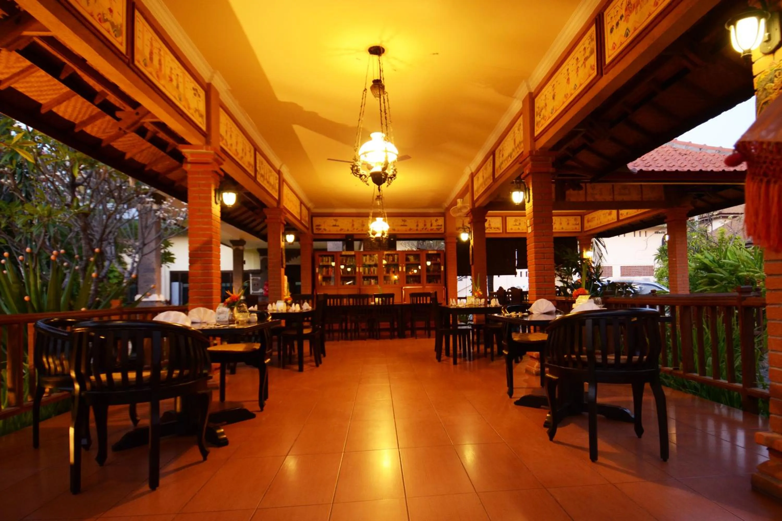 Restaurant/places to eat in Banyualit Spa 'n Resort Lovina