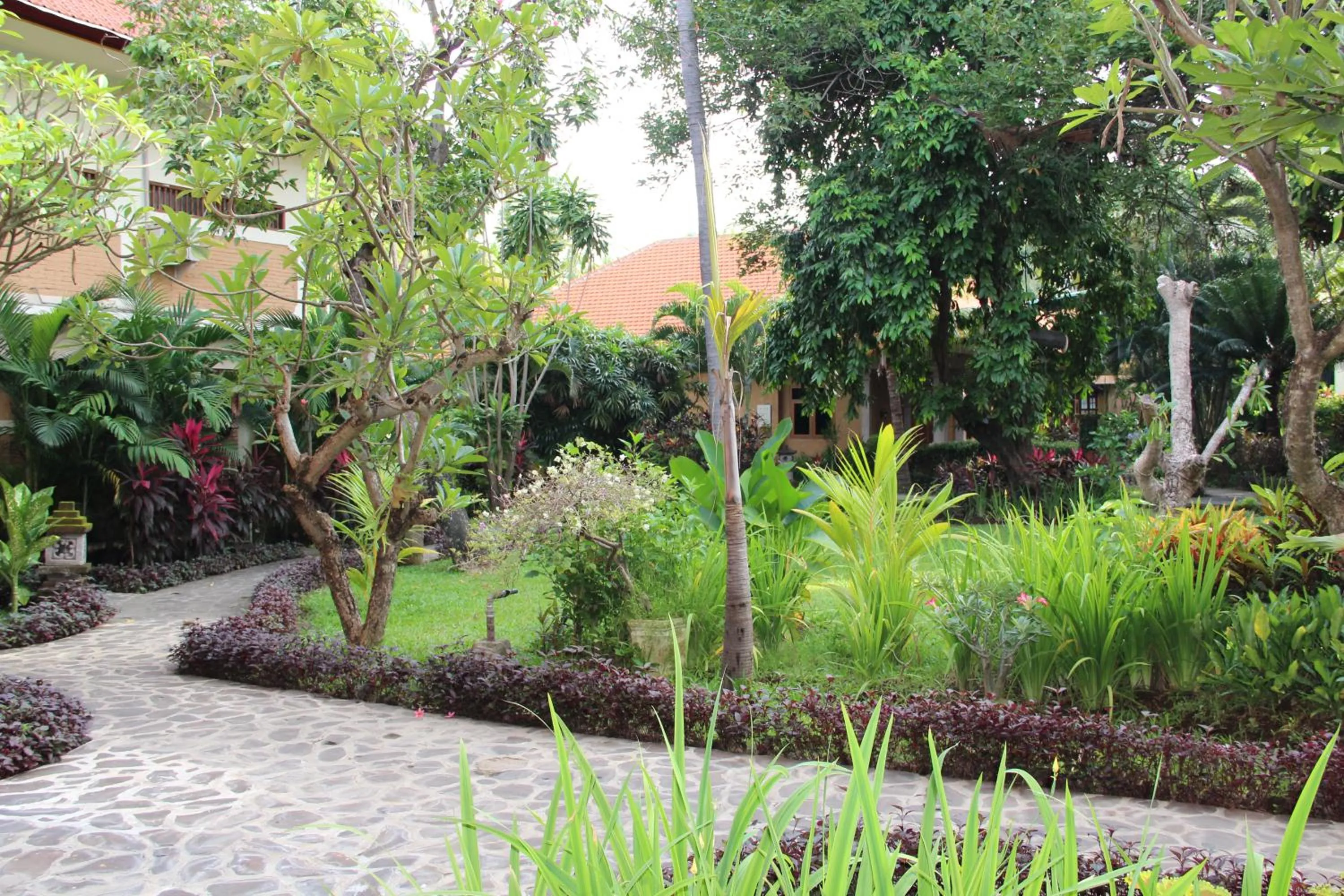 Garden in Banyualit Spa 'n Resort Lovina