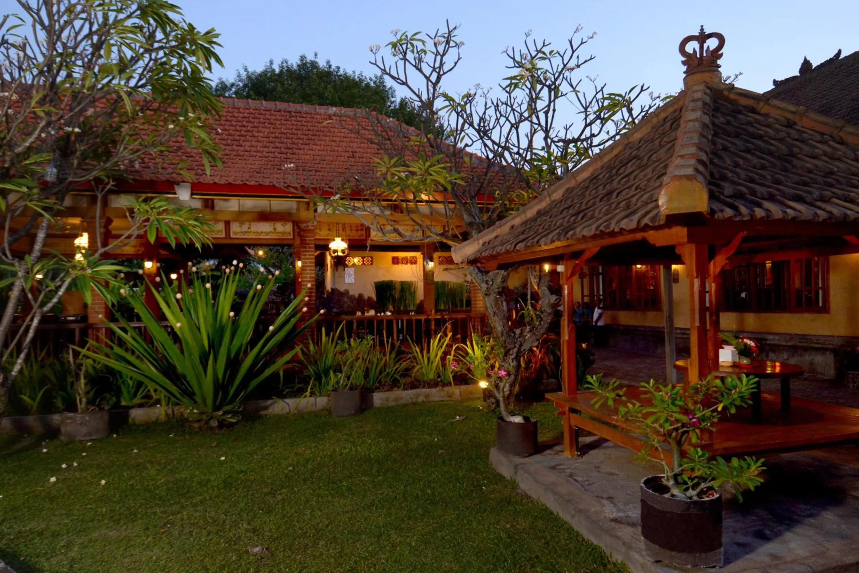 Restaurant/places to eat in Banyualit Spa 'n Resort Lovina