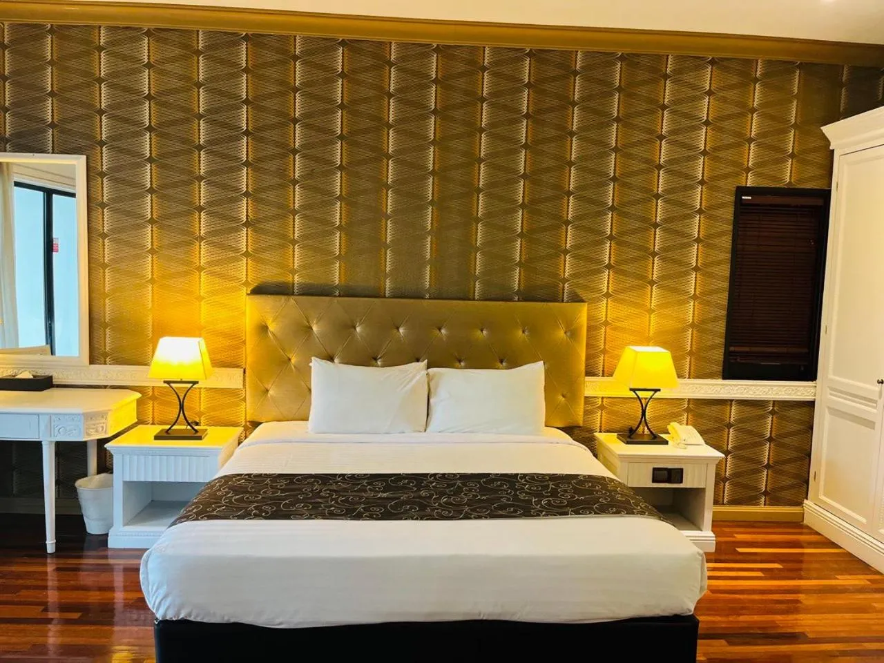 Bedroom, Bed in Mines Beach Resort Hotel