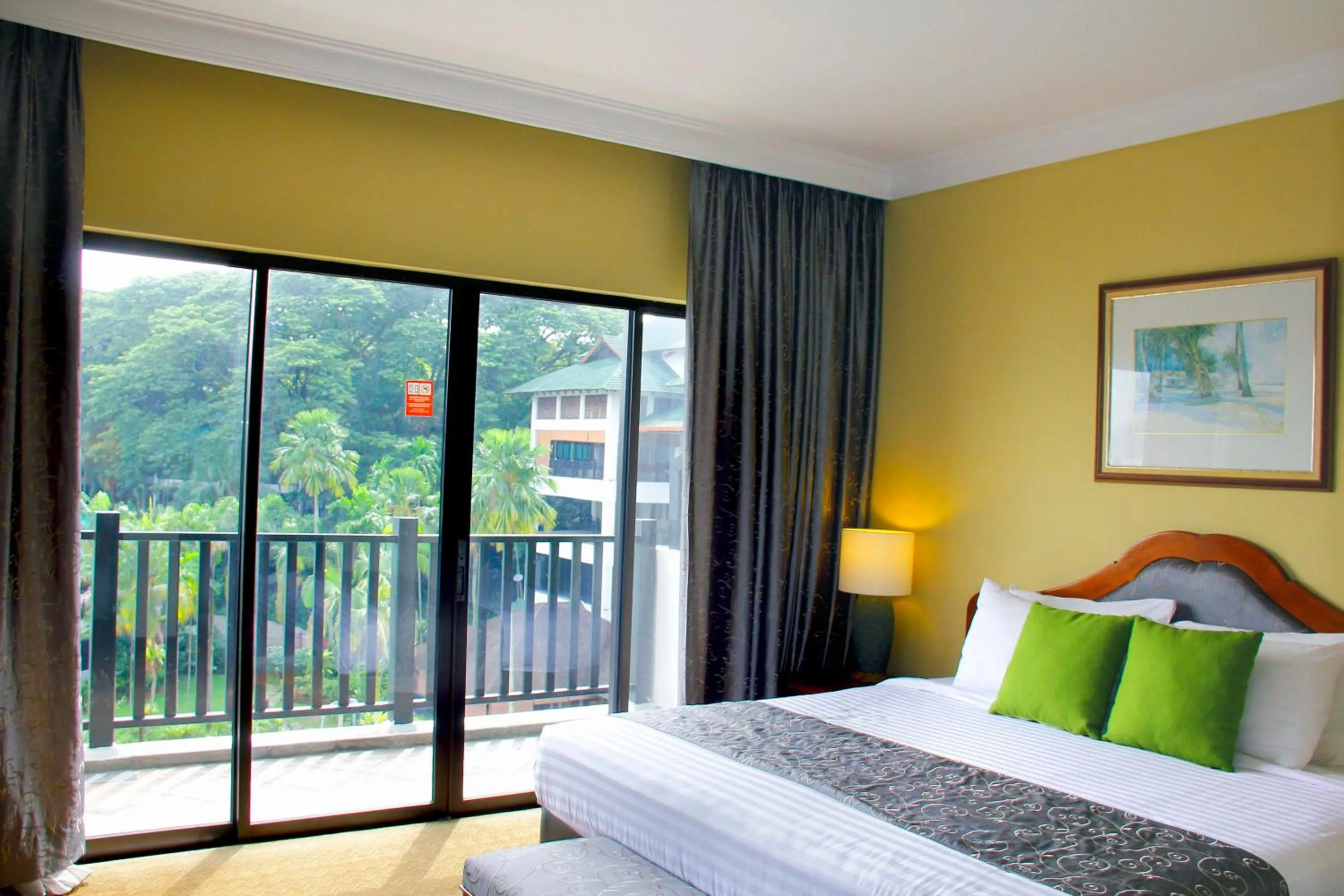 Bedroom, Bed in Mines Beach Resort Hotel