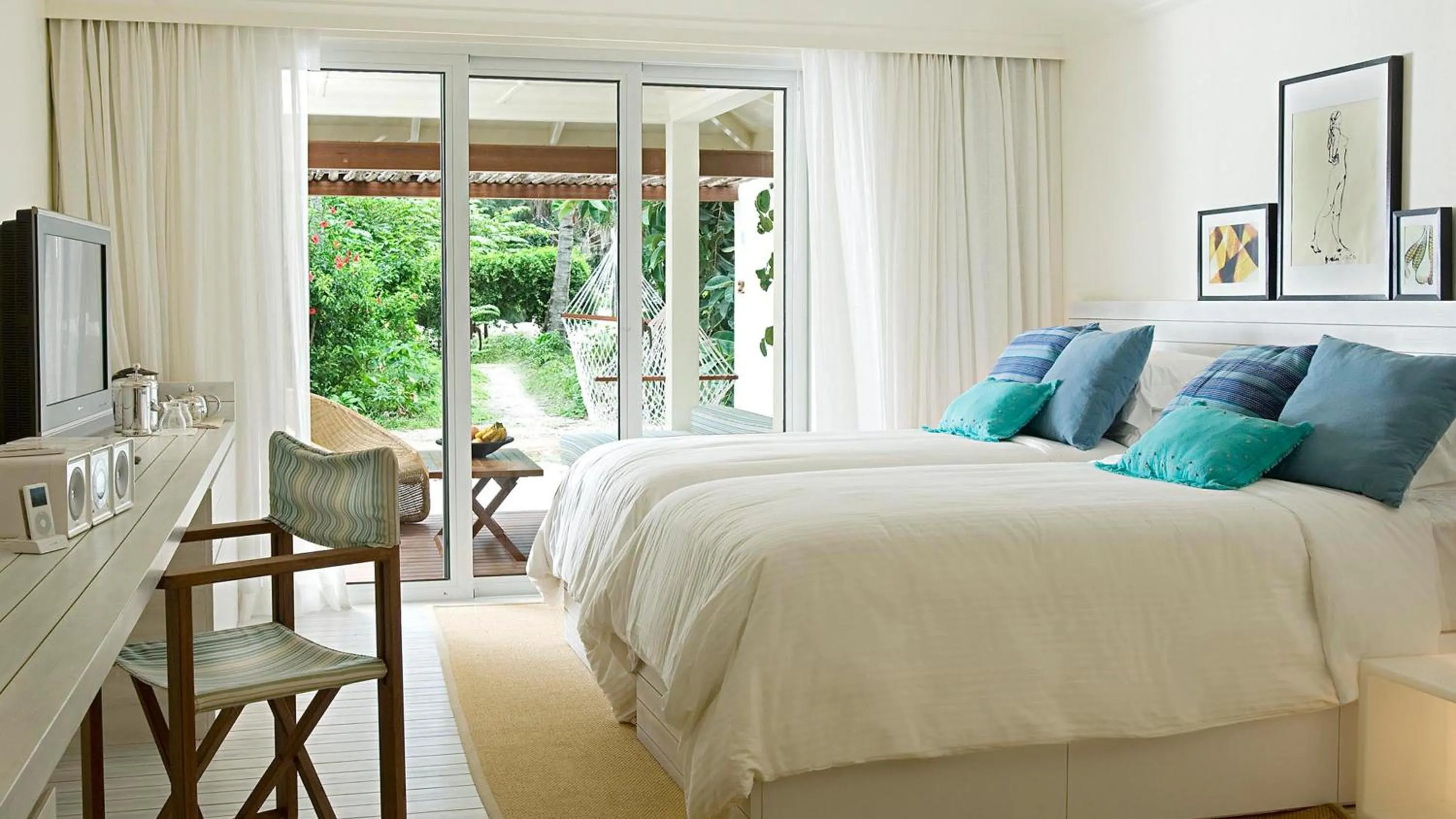 Photo of the whole room, Bed in Holiday Inn Resort Kandooma Maldives - Kids Stay & Eat Free and Free Roundtrip Speed Boat for a minimum 4 nights stay