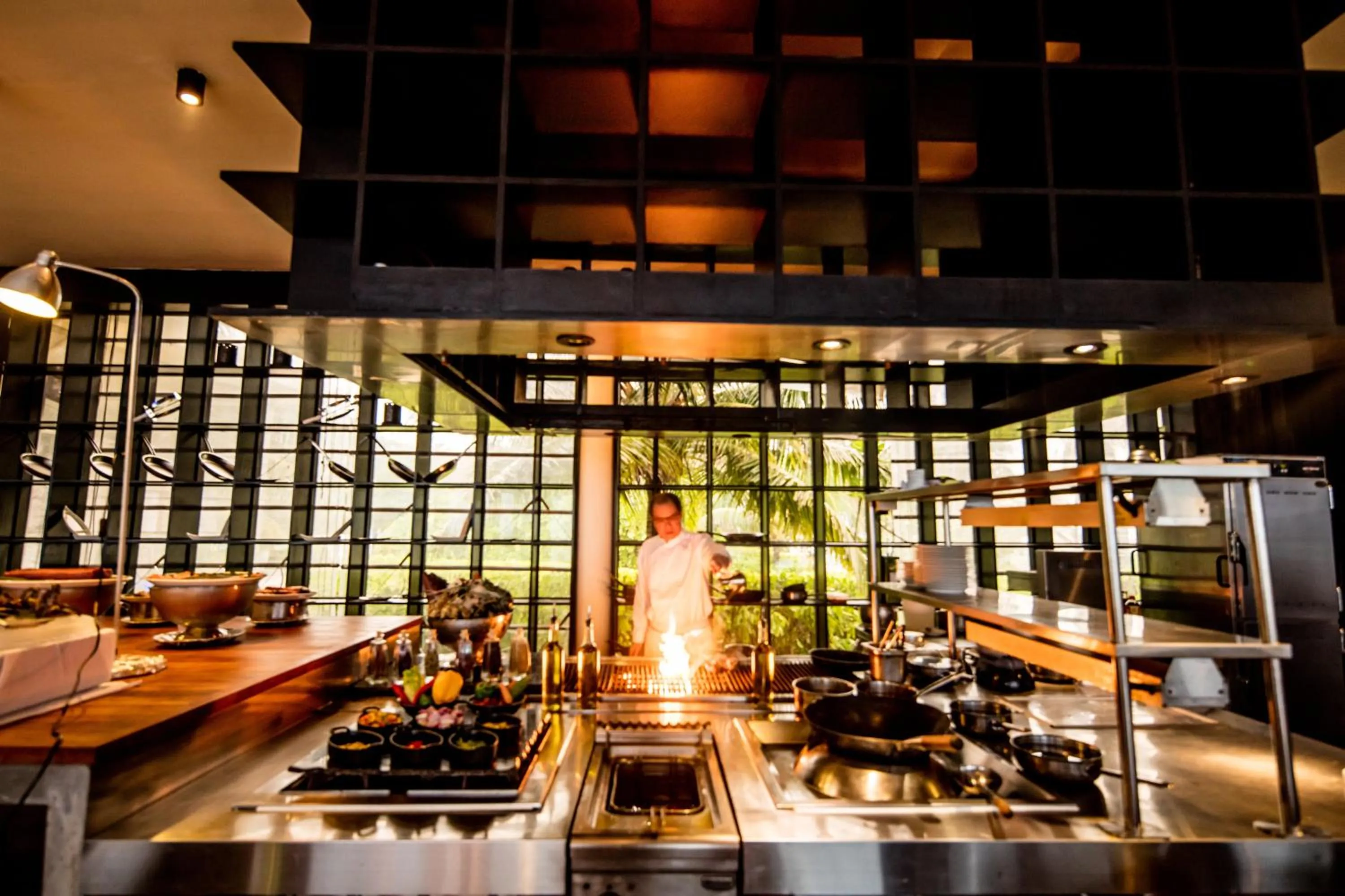 Restaurant/places to eat in Holiday Inn Resort Kandooma Maldives - Kids Stay & Eat Free and Free Roundtrip Speed Boat for a minimum 4 nights stay