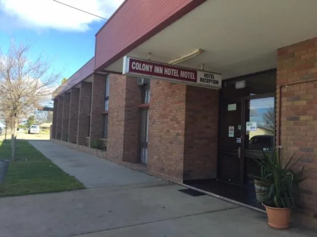 Facade/entrance in Colony Inn Hotel