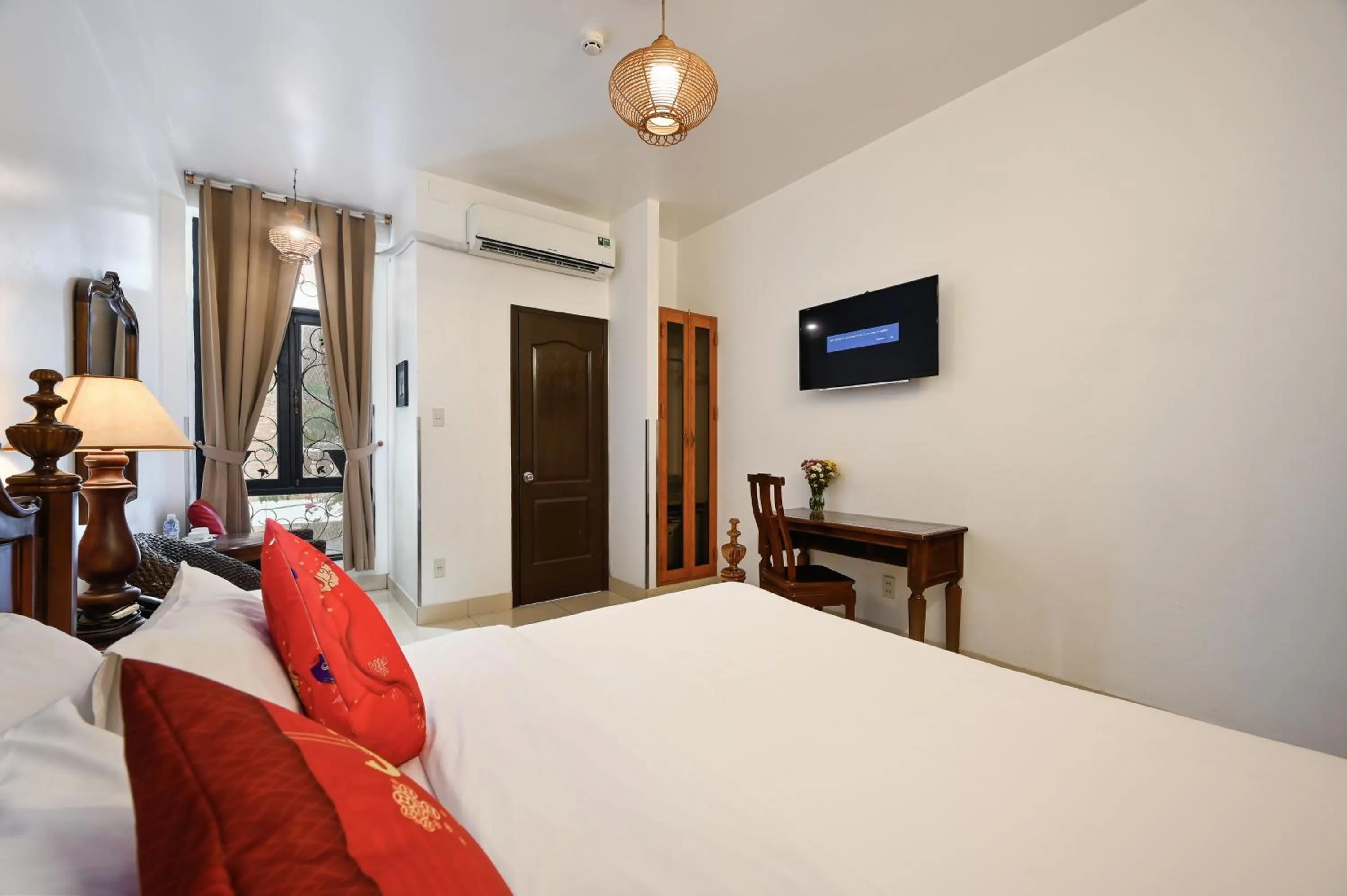 Communal lounge/ TV room, Bed in Halo Boutique Ben Thanh Hotel