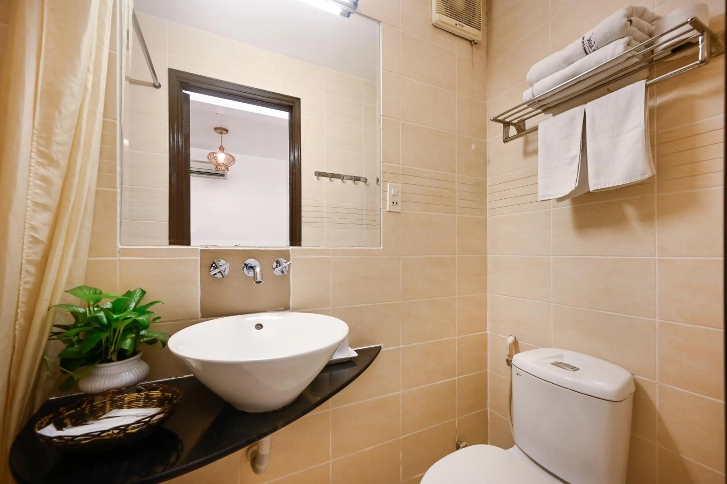 Bathroom in Halo Boutique Ben Thanh Hotel