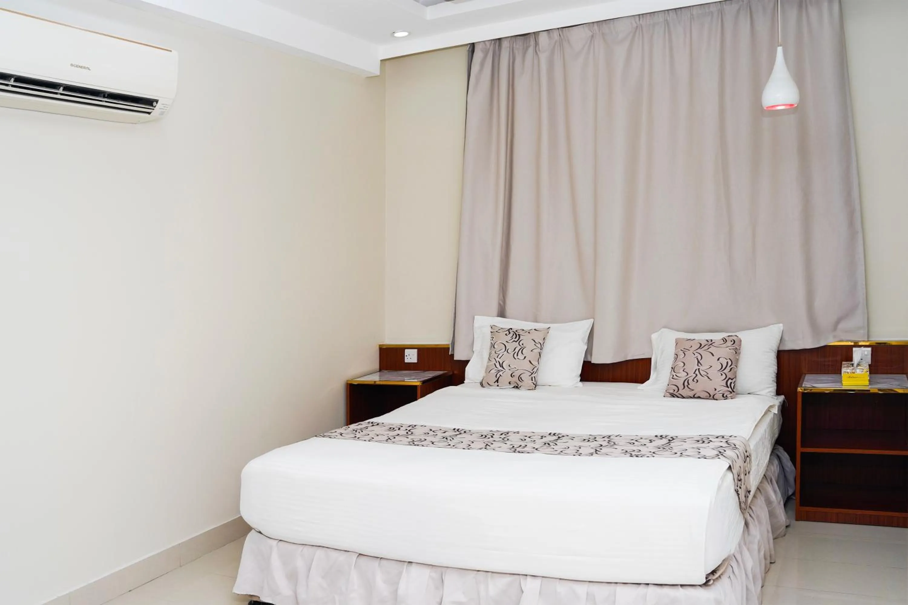 Two-Bedroom Apartment in Albayrahaa Hotel