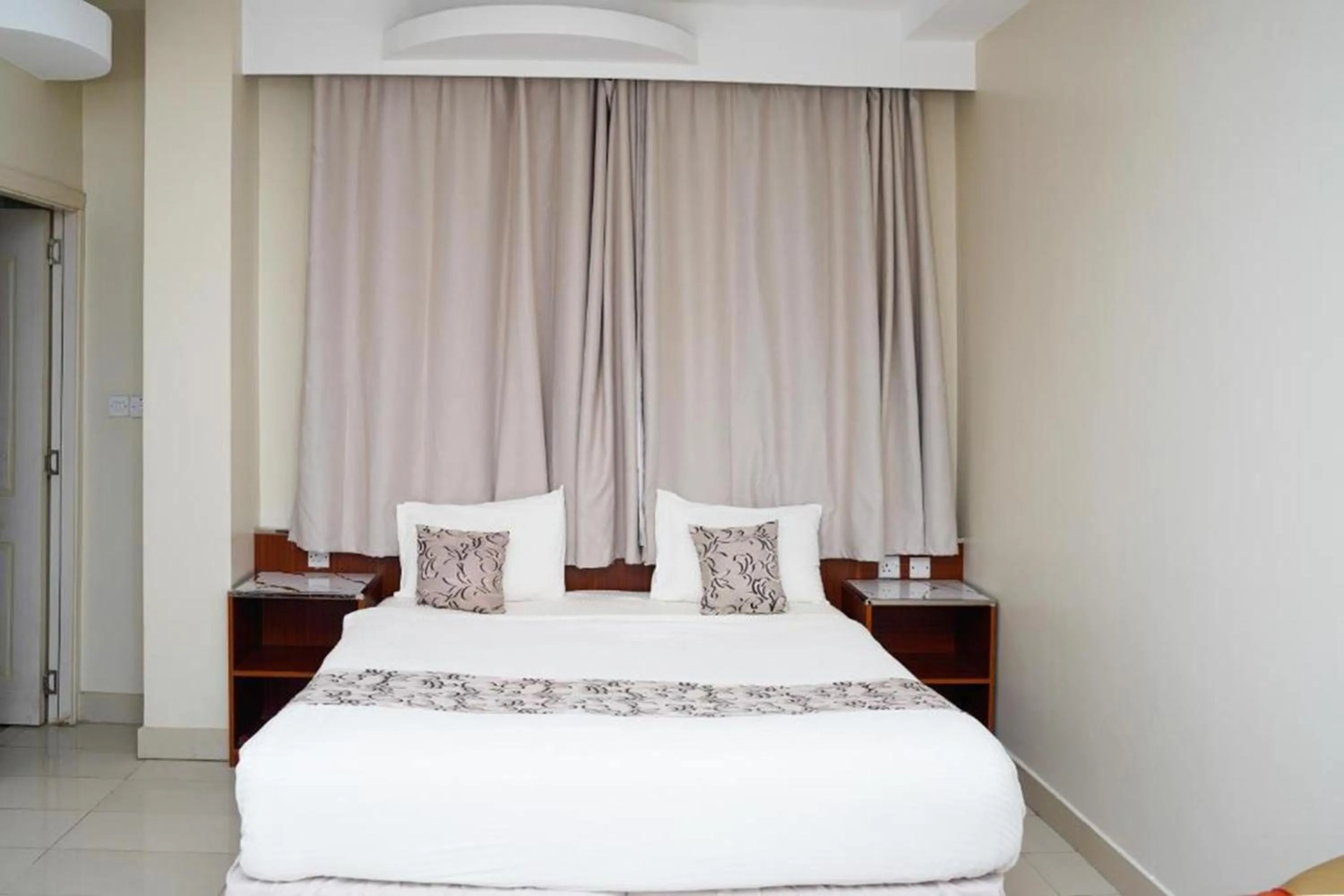 Photo of the whole room, Bed in Albayrahaa Hotel