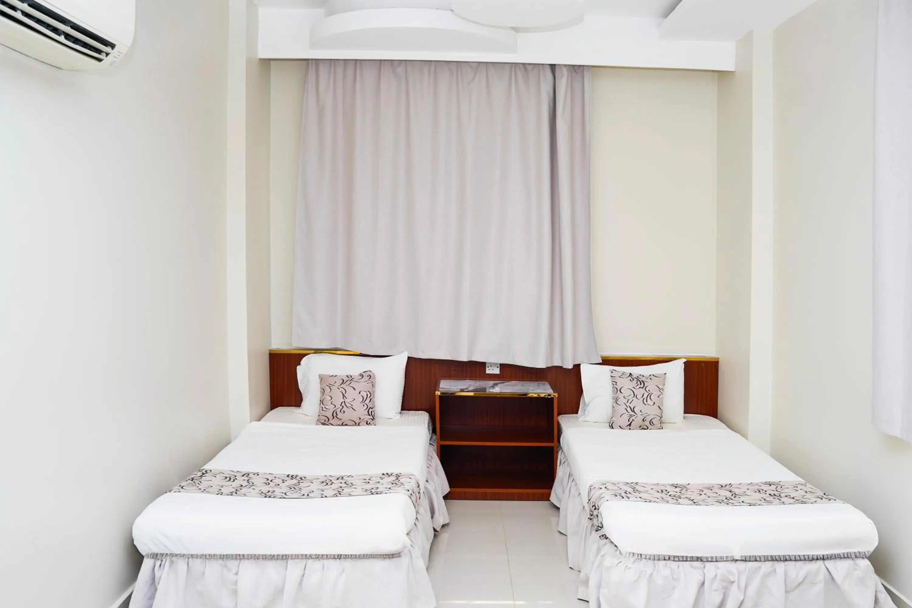 Deluxe Twin Room in Albayrahaa Hotel Deluxe Twin Room in Albayrahaa Hotel