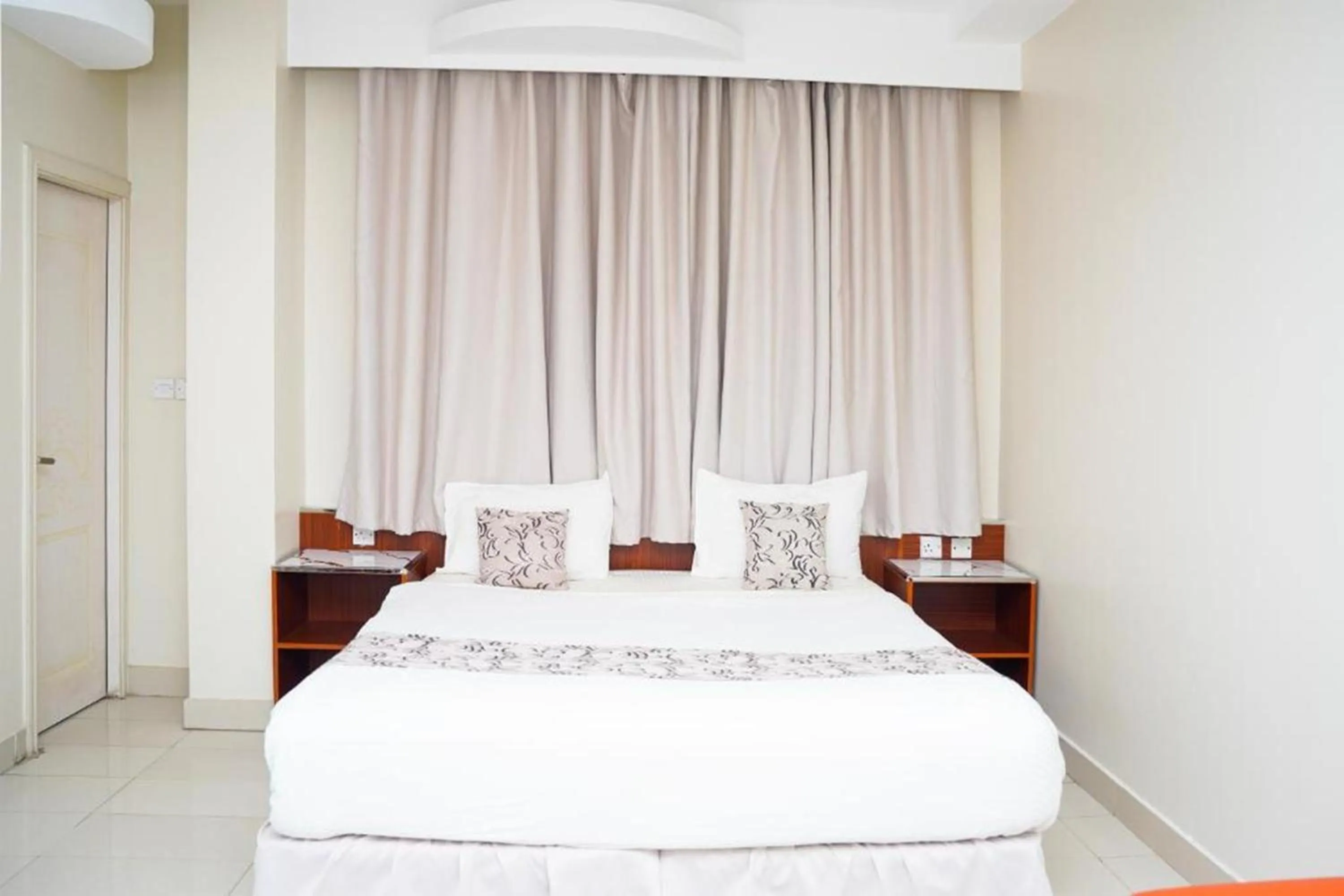 Photo of the whole room, Bed in Albayrahaa Hotel