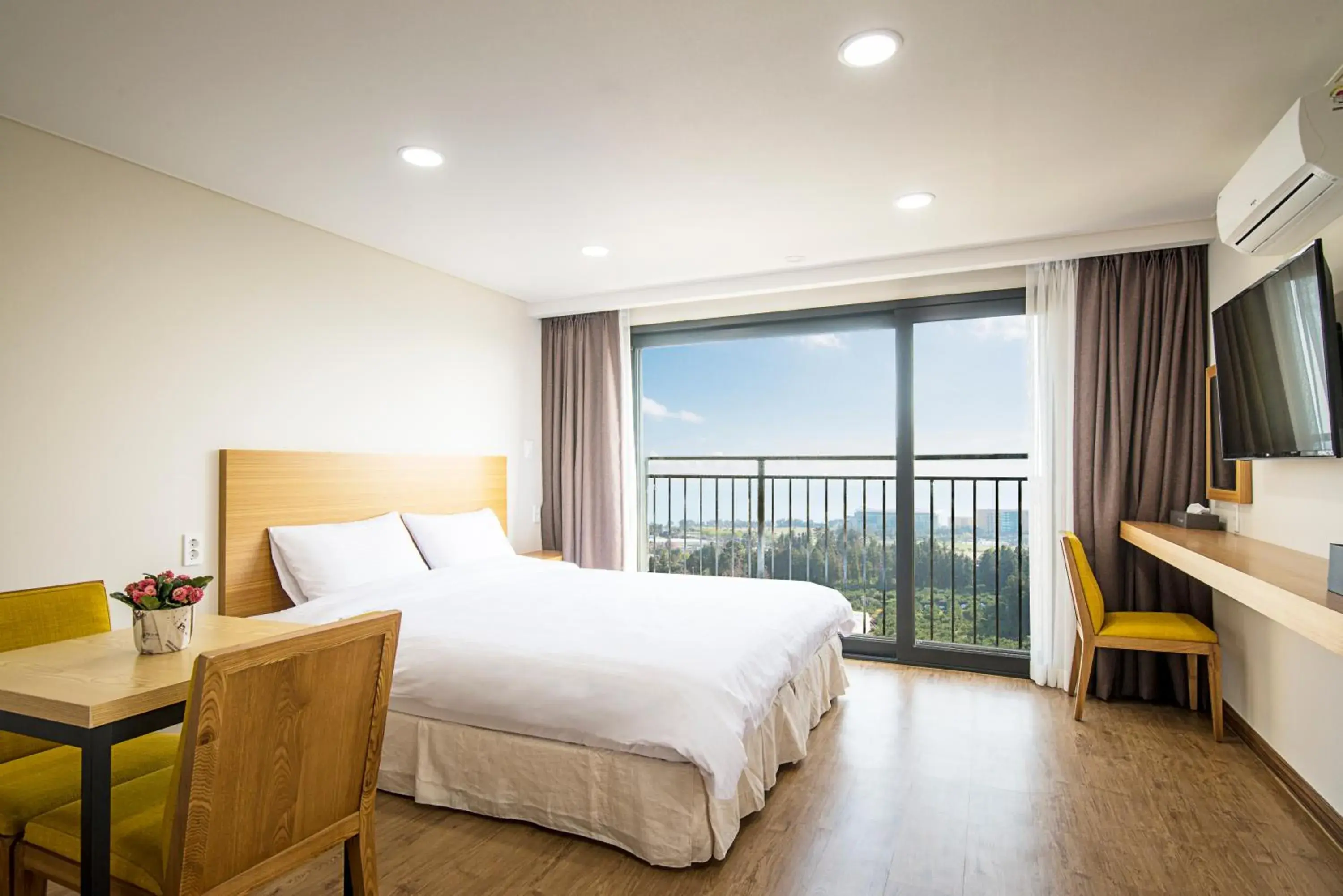 Deluxe King Studio in W Ocean Pension Deluxe King Studio in W Ocean Pension