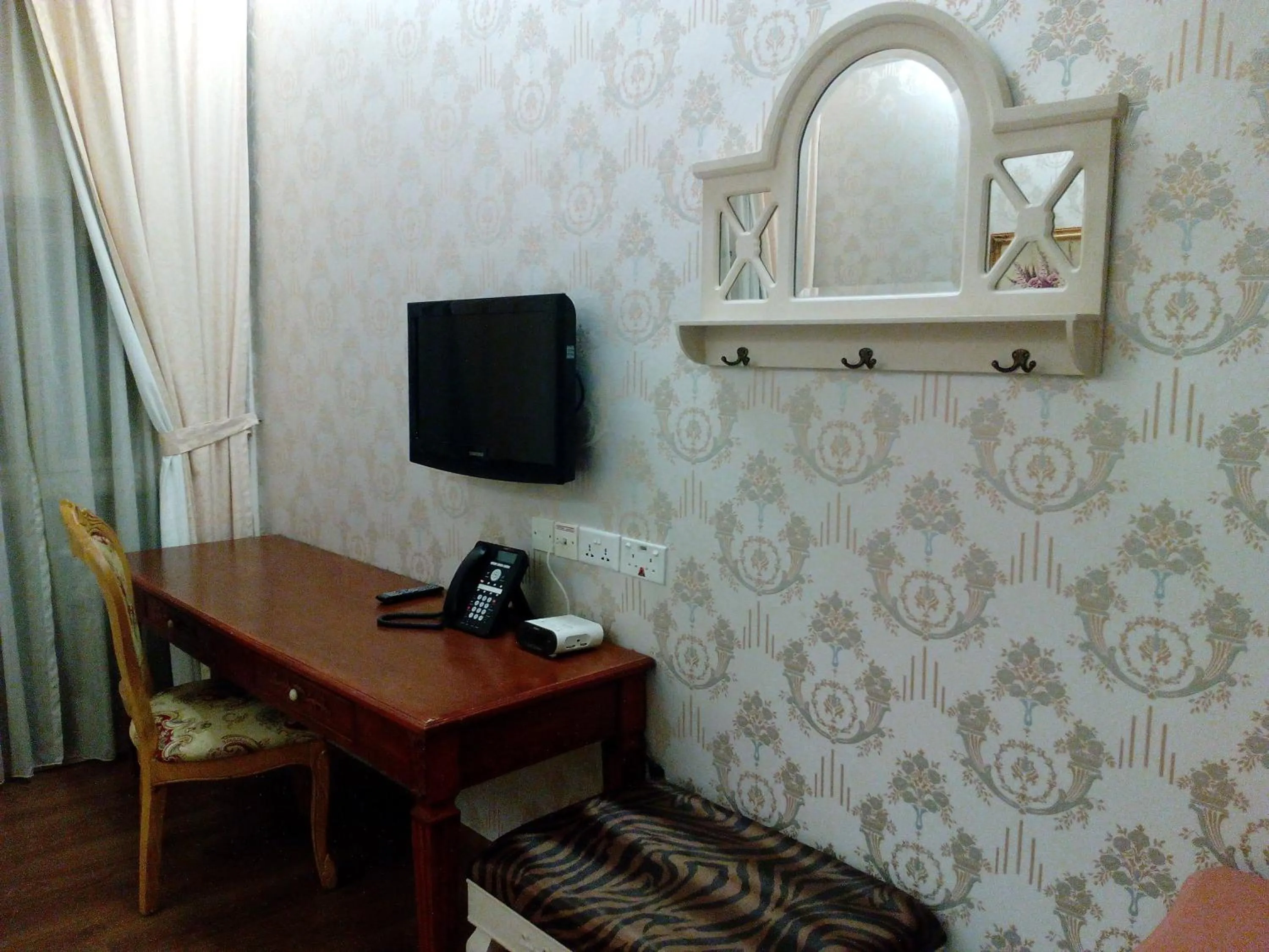 Decorative detail in Jayleen 1918