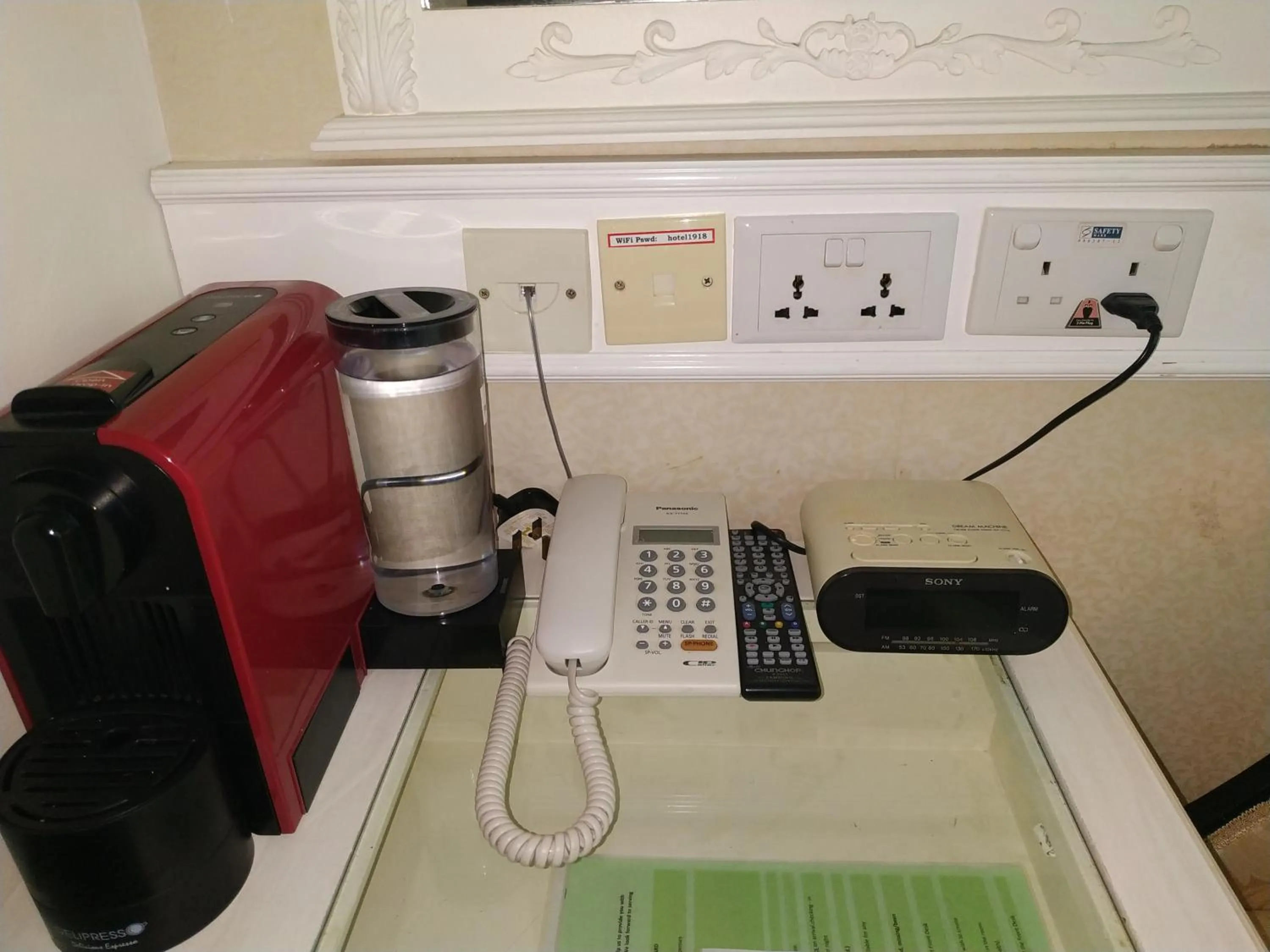 Coffee/tea facilities in Jayleen 1918