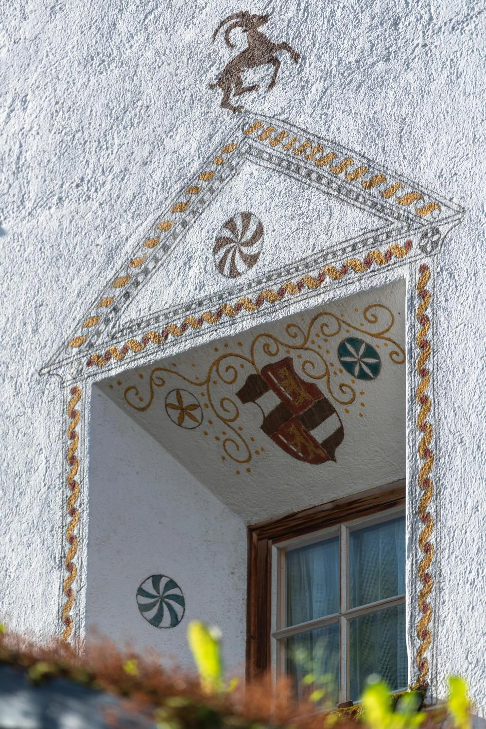 Facade/entrance in Hotel Chesa Grischuna