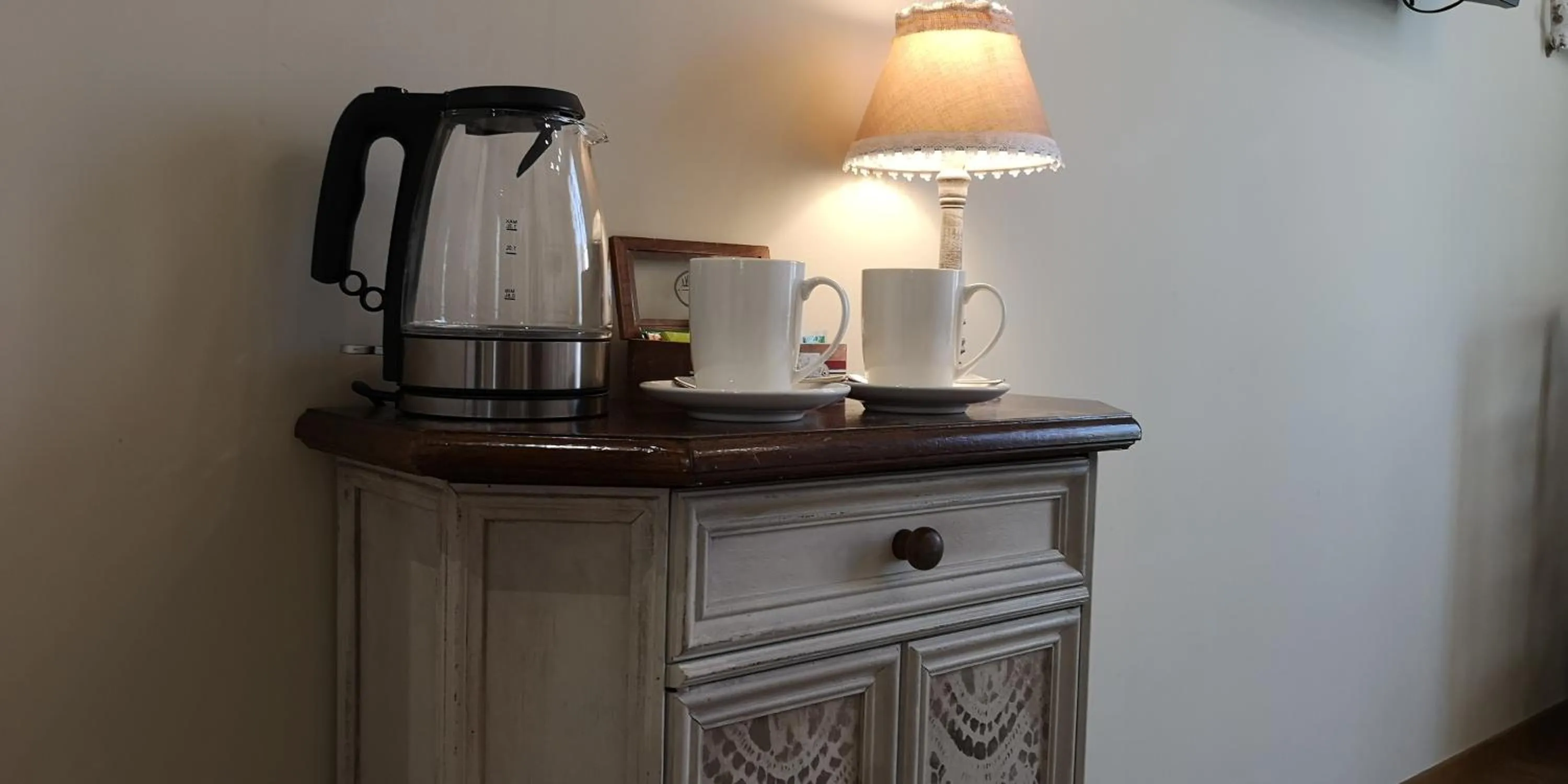 Coffee/tea facilities in B&B Villa Blanche