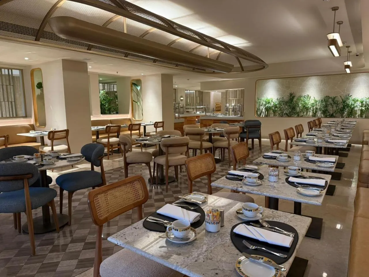 Restaurant/places to eat in Baron Hotel Cairo