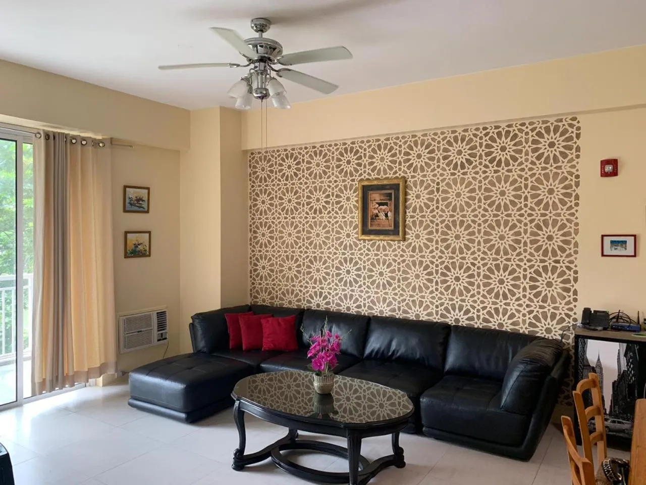 Living room in Pico de Loro 2BR Vacation Flat