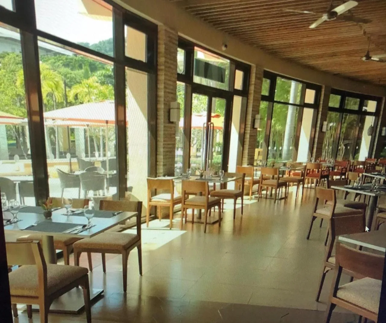 Restaurant/places to eat in Pico de Loro 2BR Vacation Flat