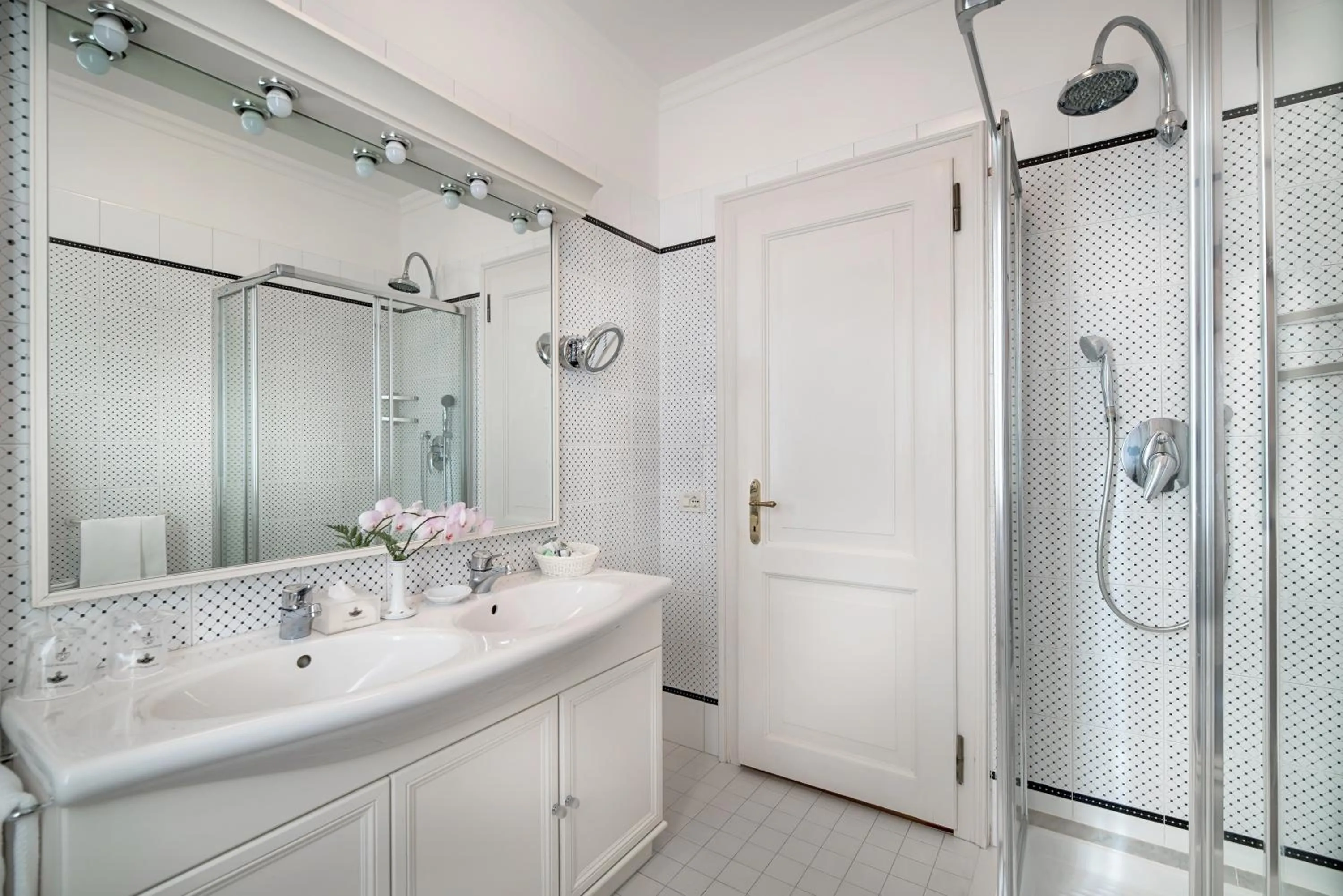 Shower in Villa Margherita