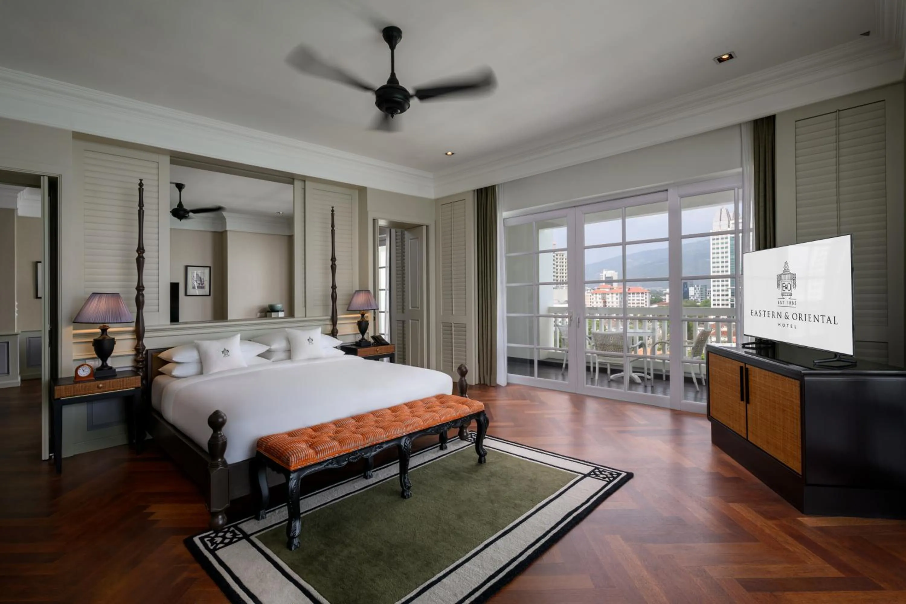 Bedroom, Bed in Eastern & Oriental Hotel