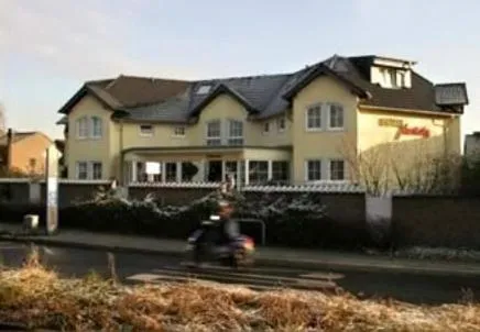 Facade/entrance in Hotel Auerhahn