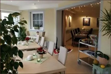 Restaurant/places to eat in Hotel Auerhahn