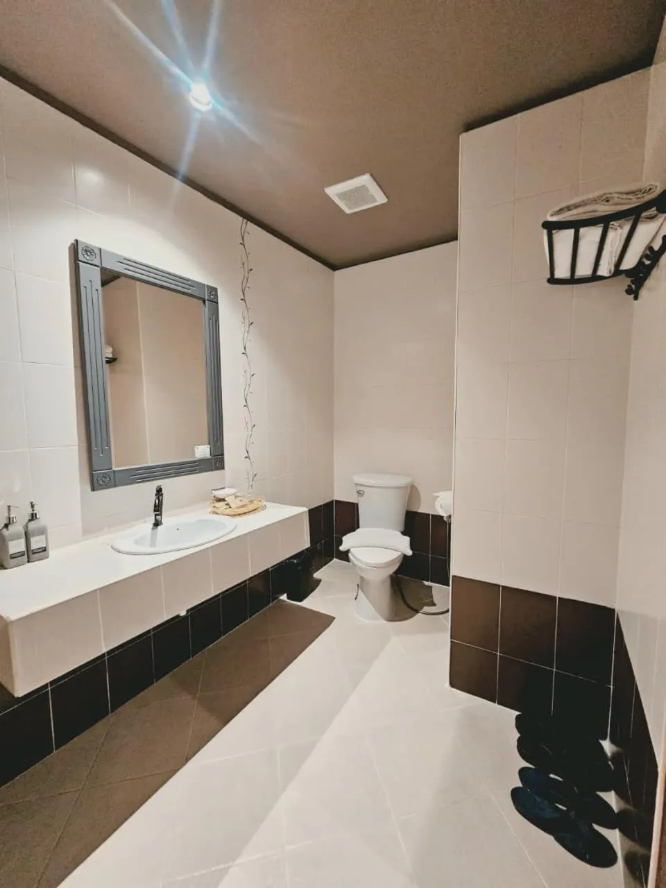 Bathroom, Bed in Family Boutique Hotel