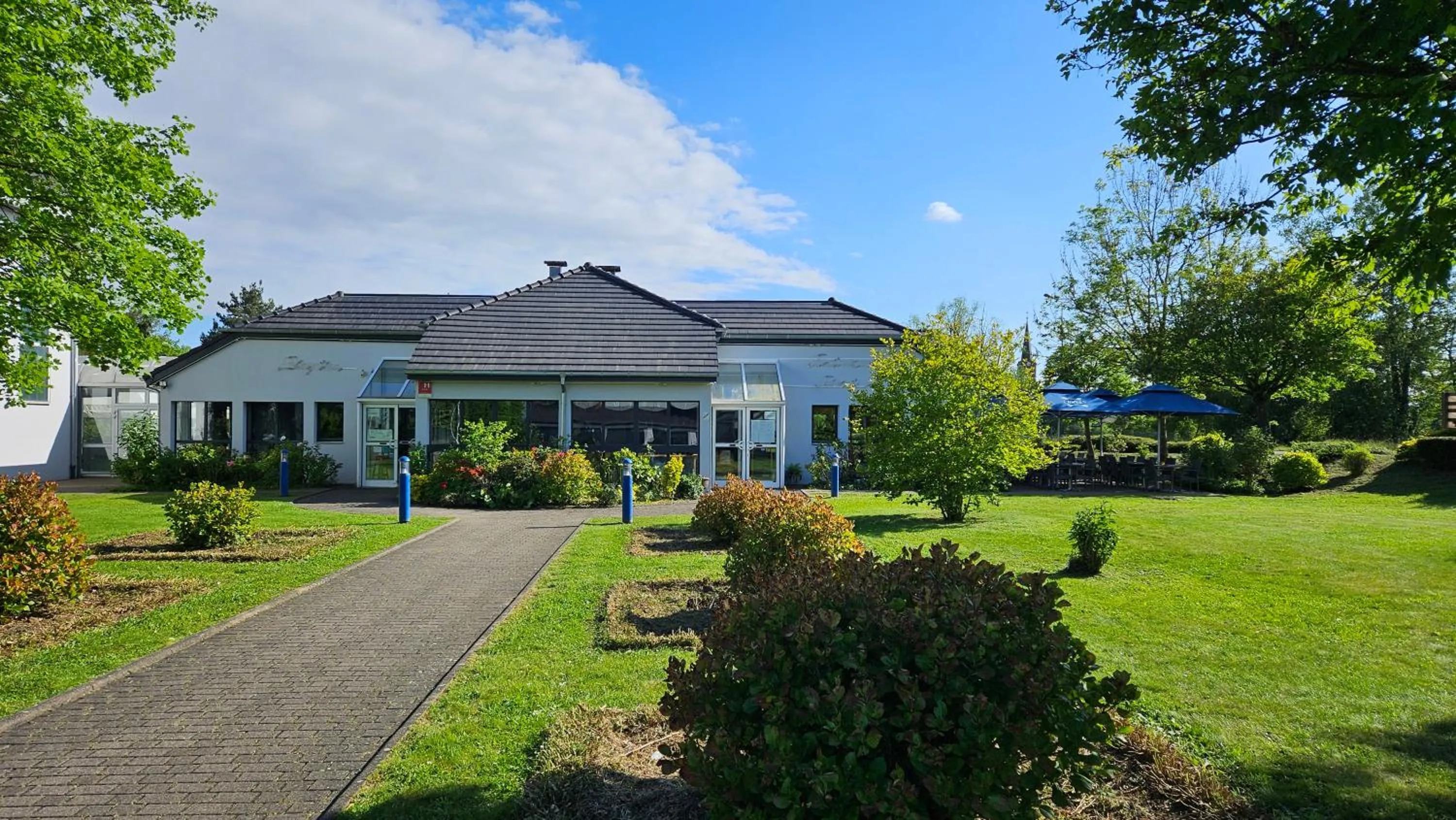 Property building in Hotel Restaurant La Tour Romaine - Haguenau - Strasbourg Nord