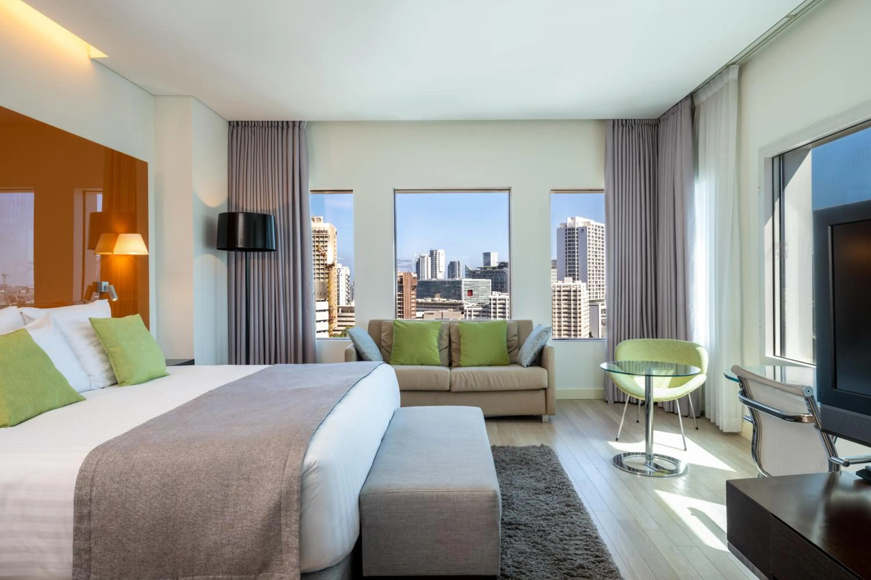 City view, Bed in Crowne Plaza Tel Aviv City Center by IHG