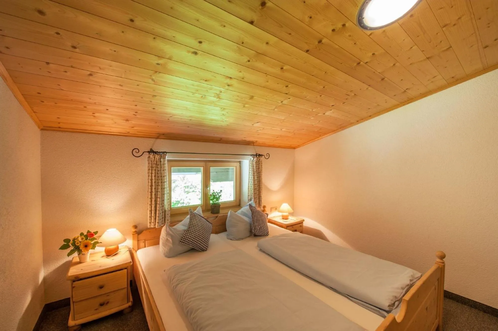 Day, Bed in Zugspitzhotel Diana Thörle