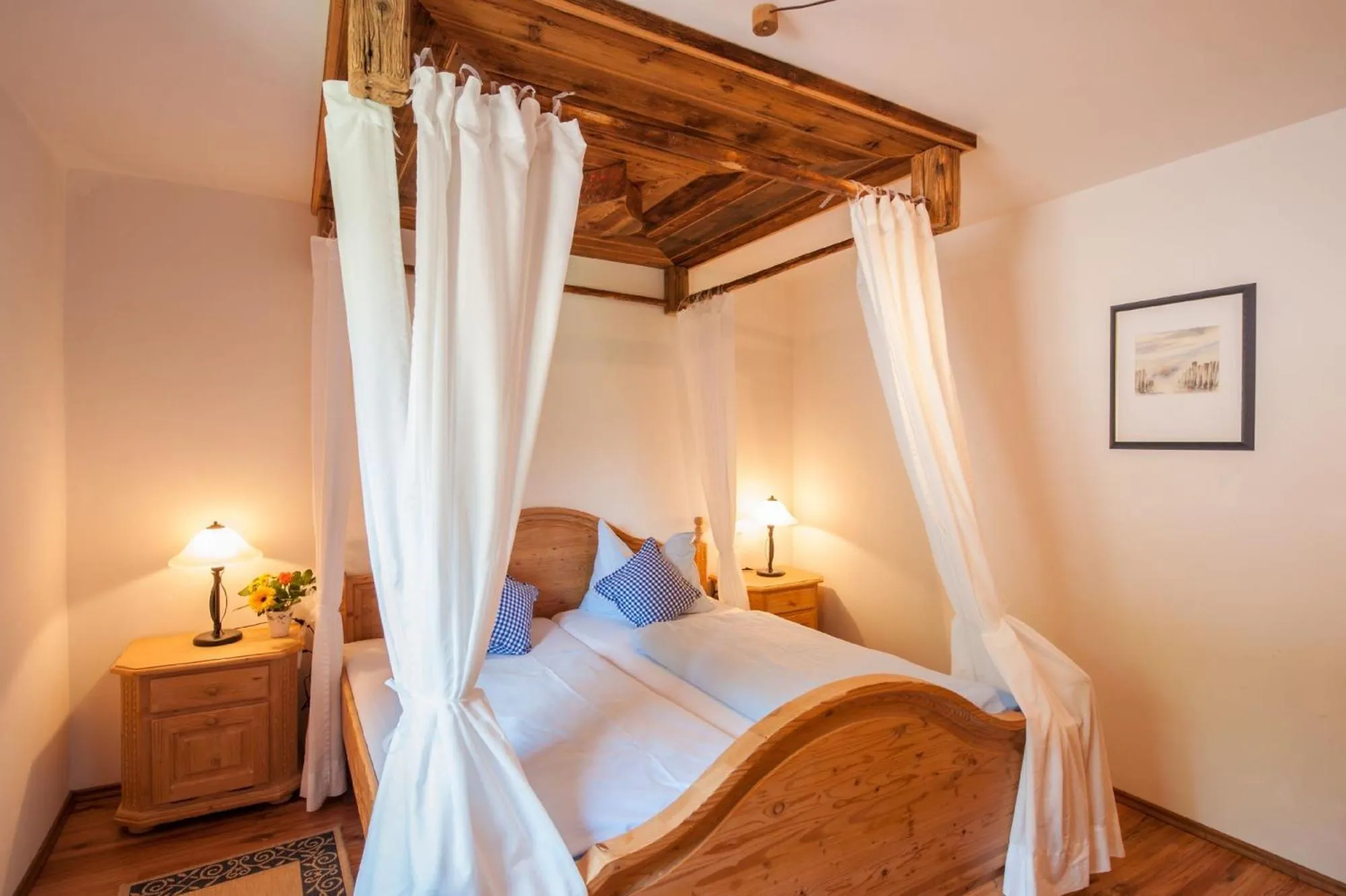 Photo of the whole room, Bed in Zugspitzhotel Diana Thörle