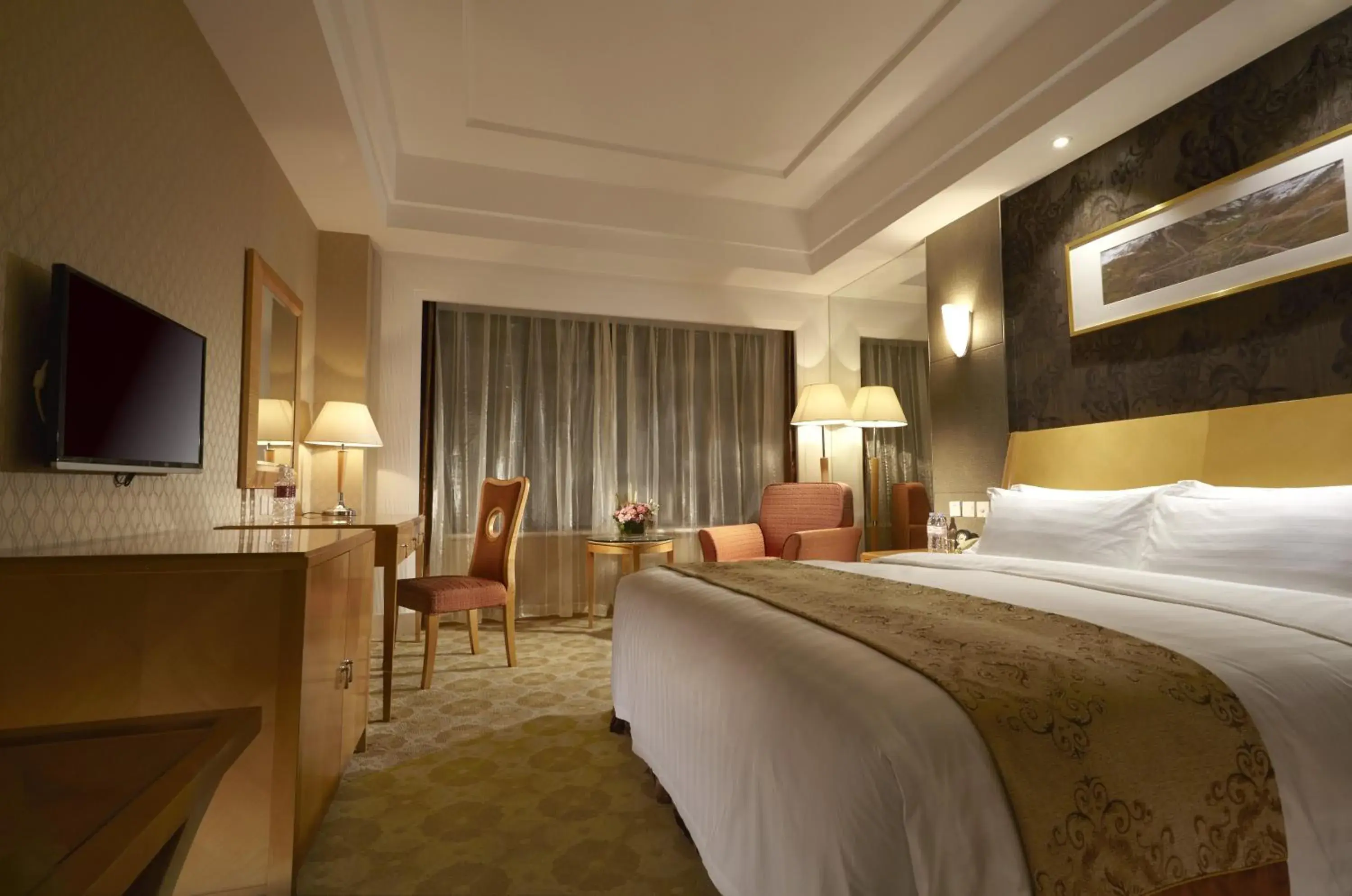 Deluxe Queen Room in Dalian East Hotel Deluxe Queen Room in Dalian East Hotel