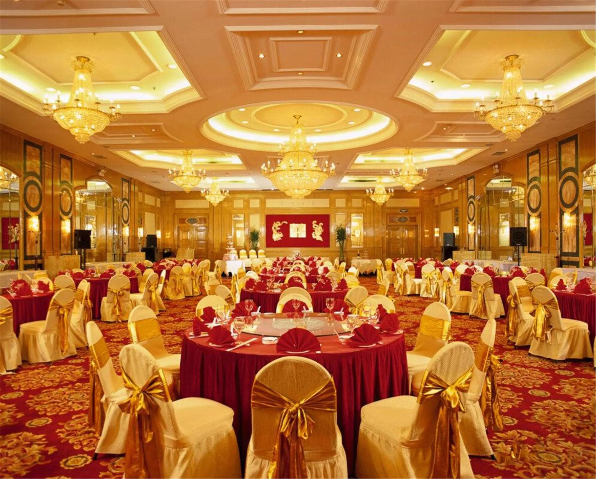 Restaurant/places to eat in Dalian East Hotel