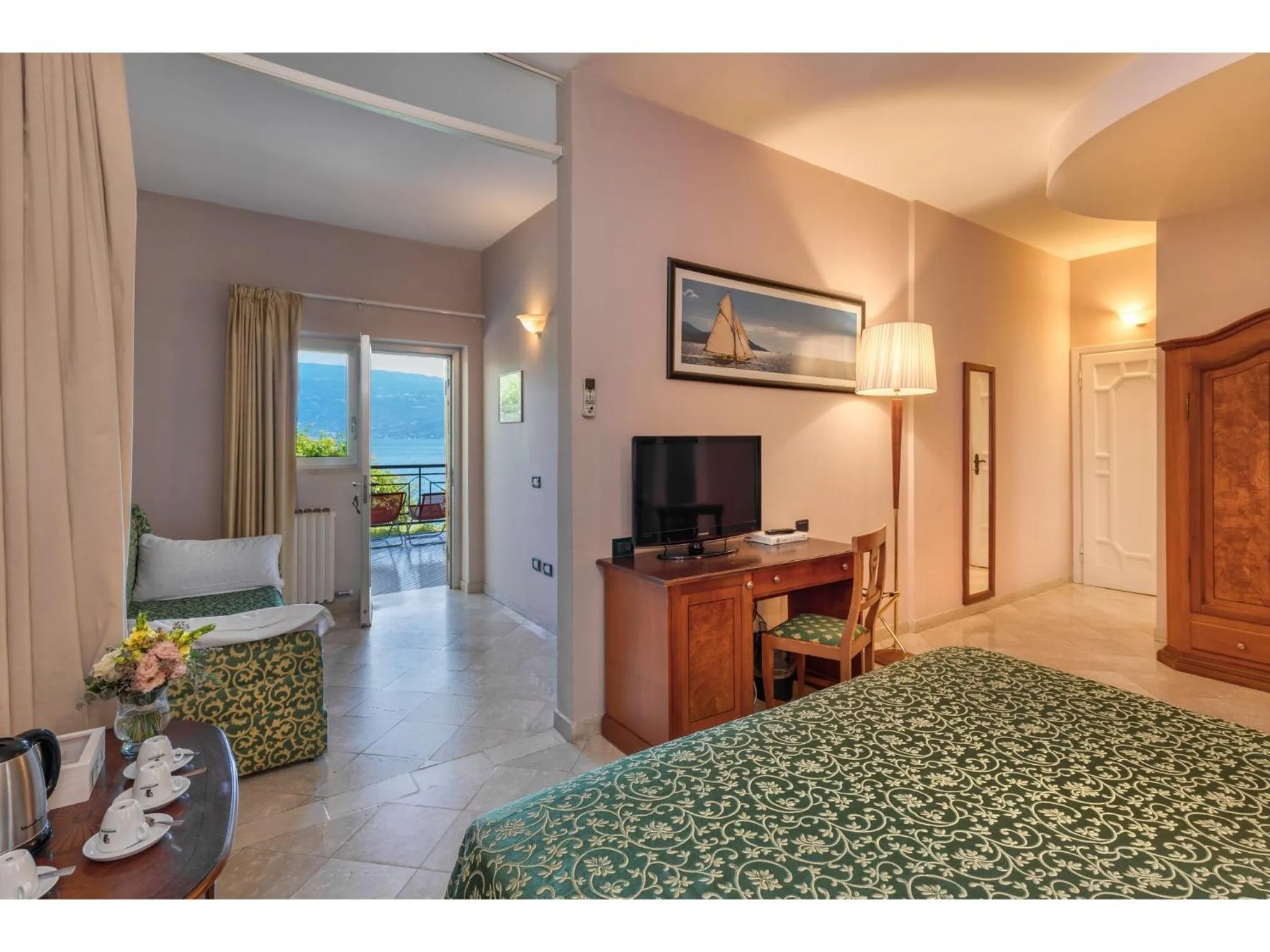 Photo of the whole room, Bed in Villa Cappellina