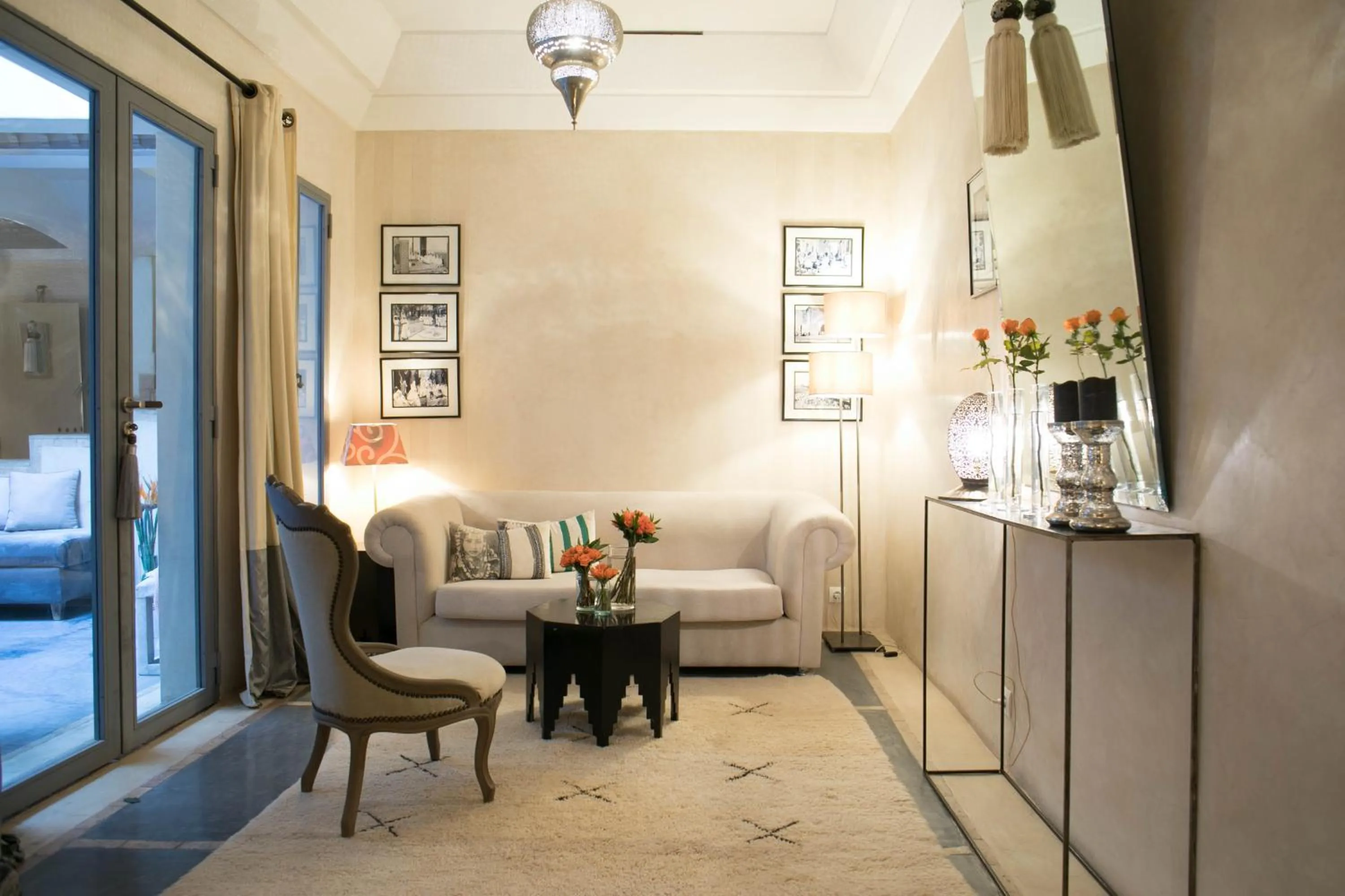 Communal lounge/ TV room in Riad Dar More