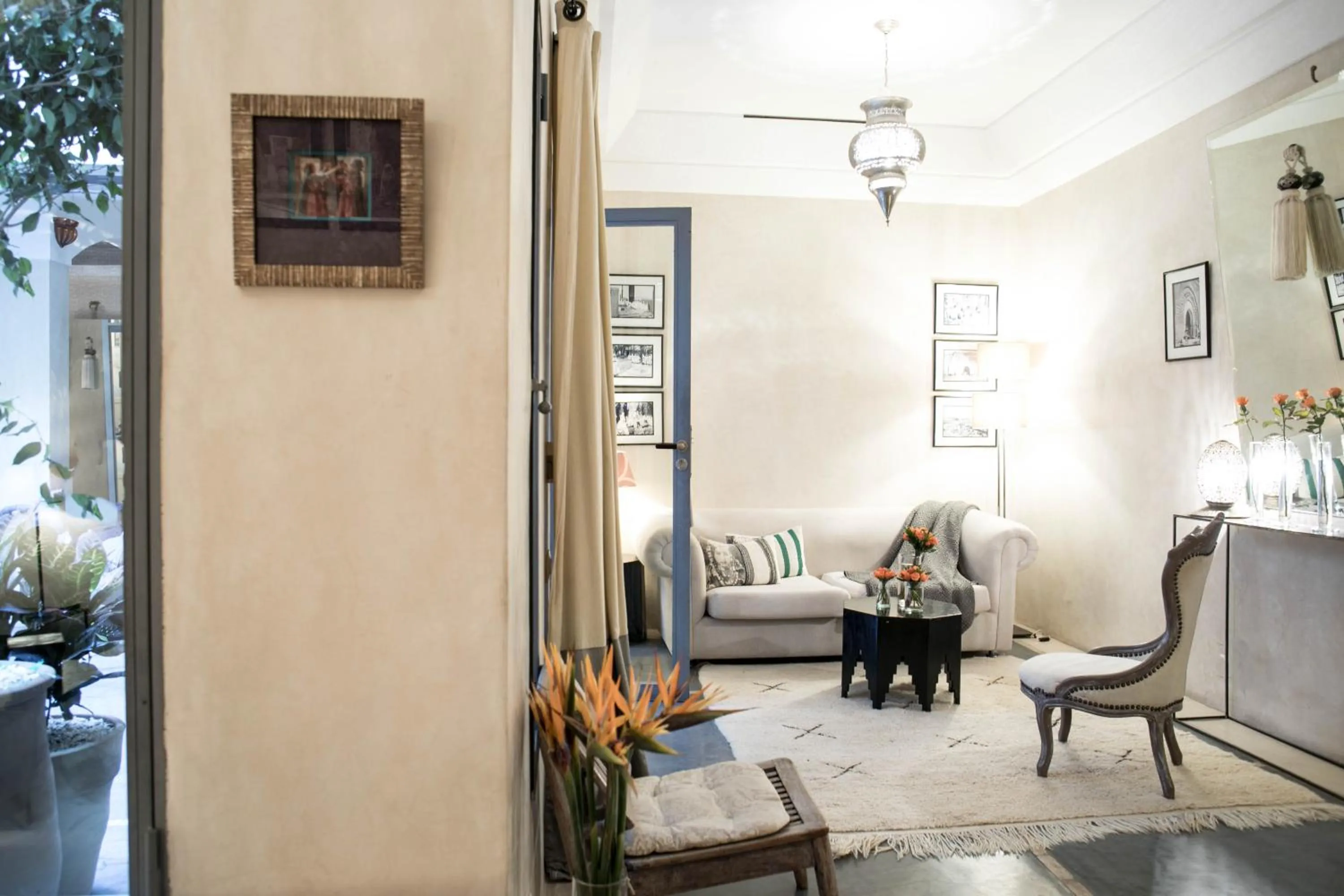 Communal lounge/ TV room in Riad Dar More