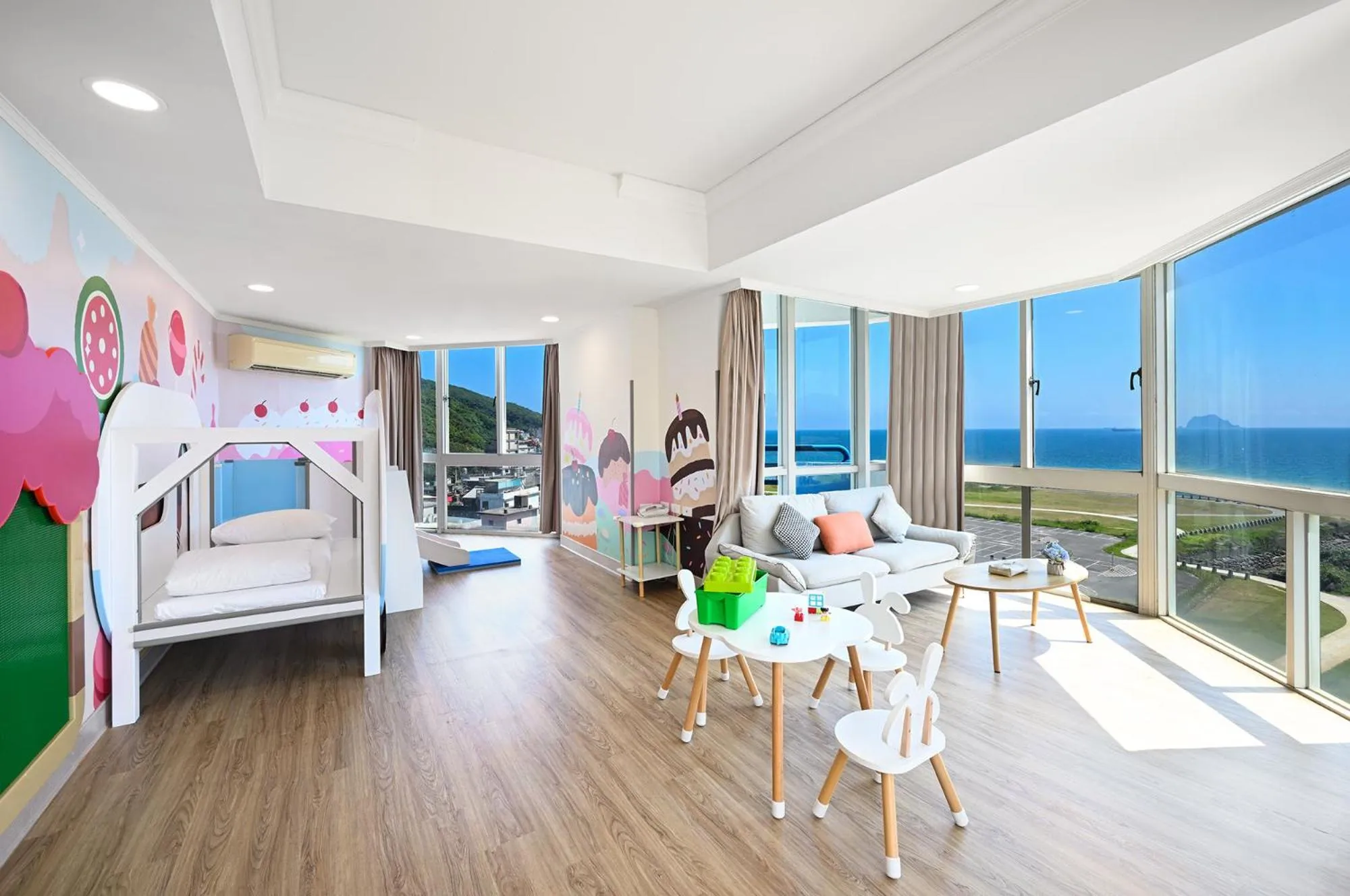 Bed in CT Green Bay Hot-Spring Hotel