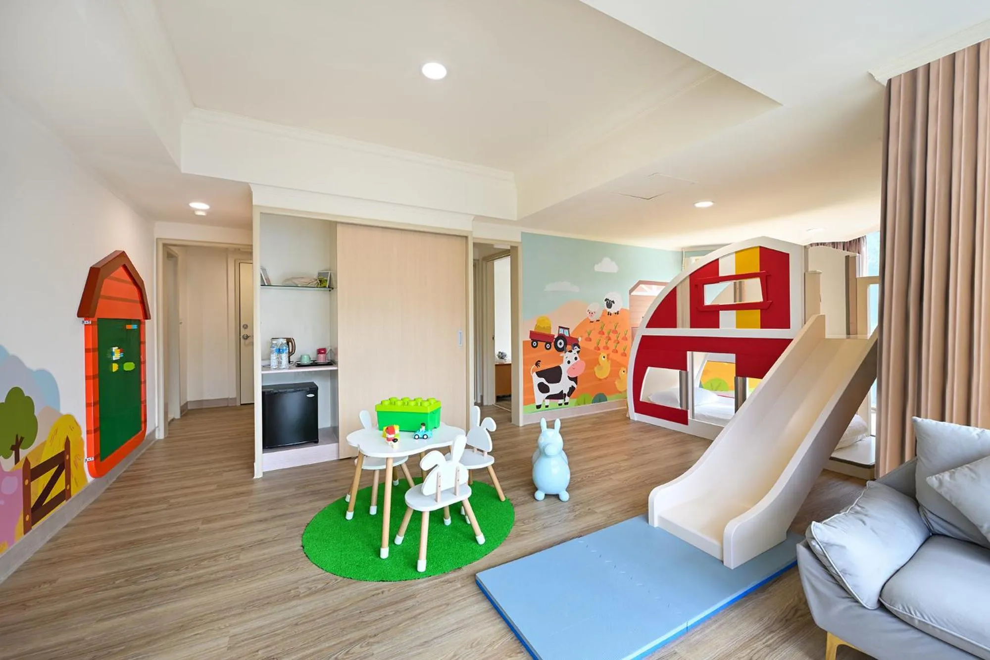 Bed in CT Green Bay Hot-Spring Hotel