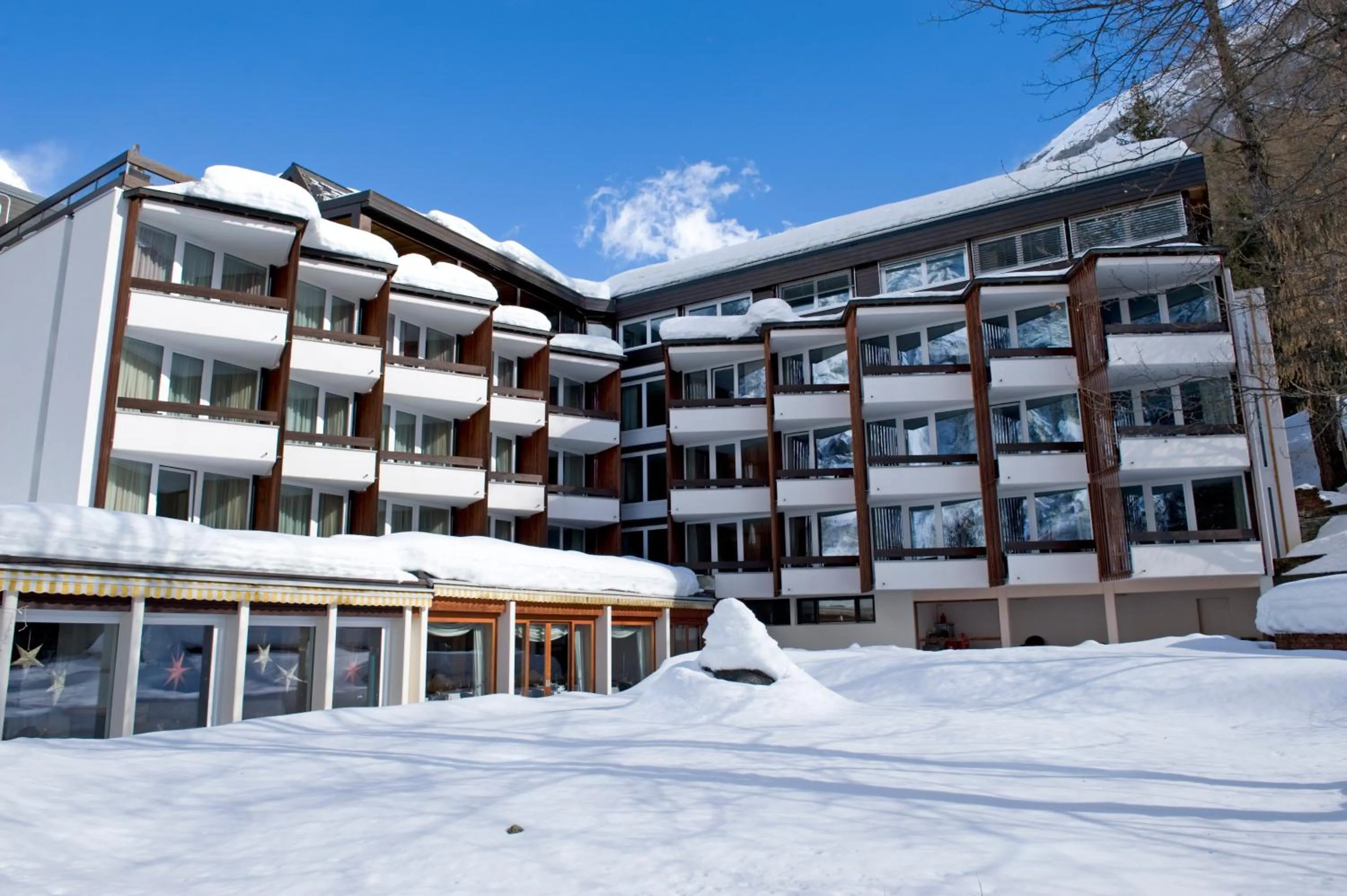 Facade/entrance in Hotel Quellenhof Leukerbad
