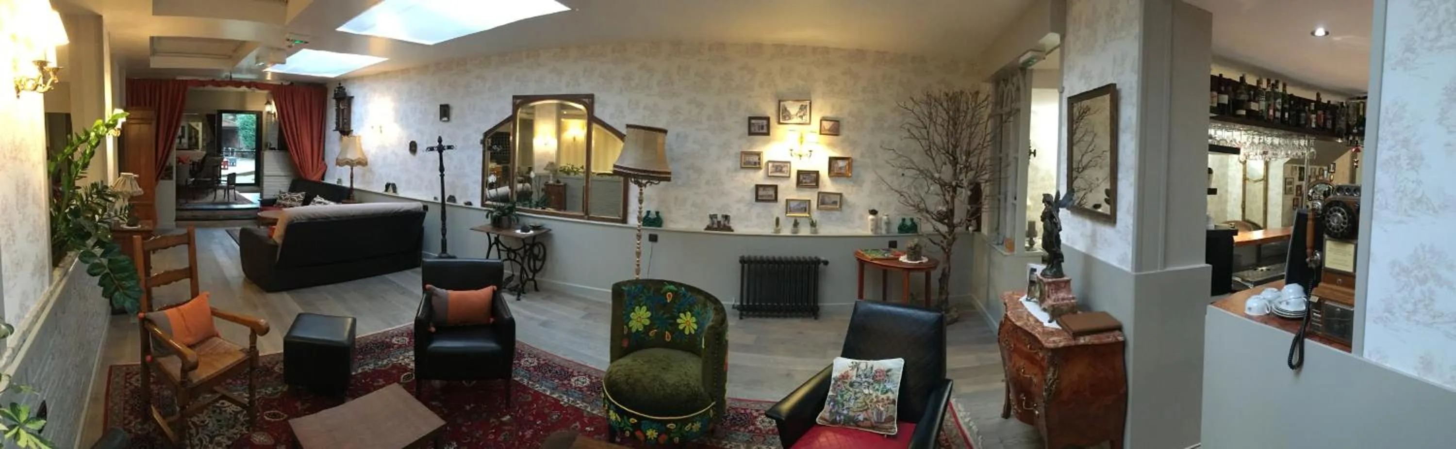 Communal lounge/ TV room in Hypnos Hotel