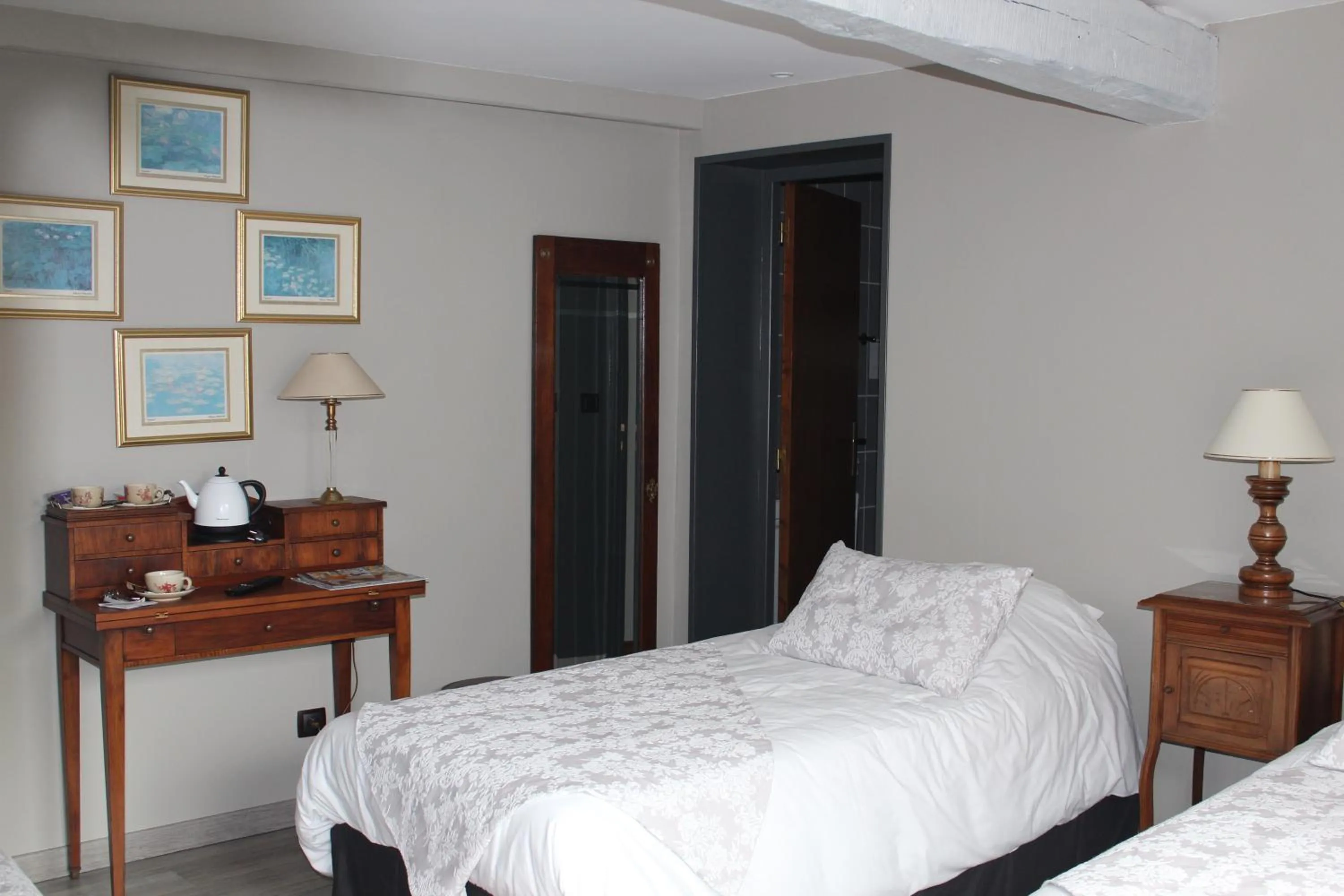 Decorative detail, Bed in Hypnos Hotel